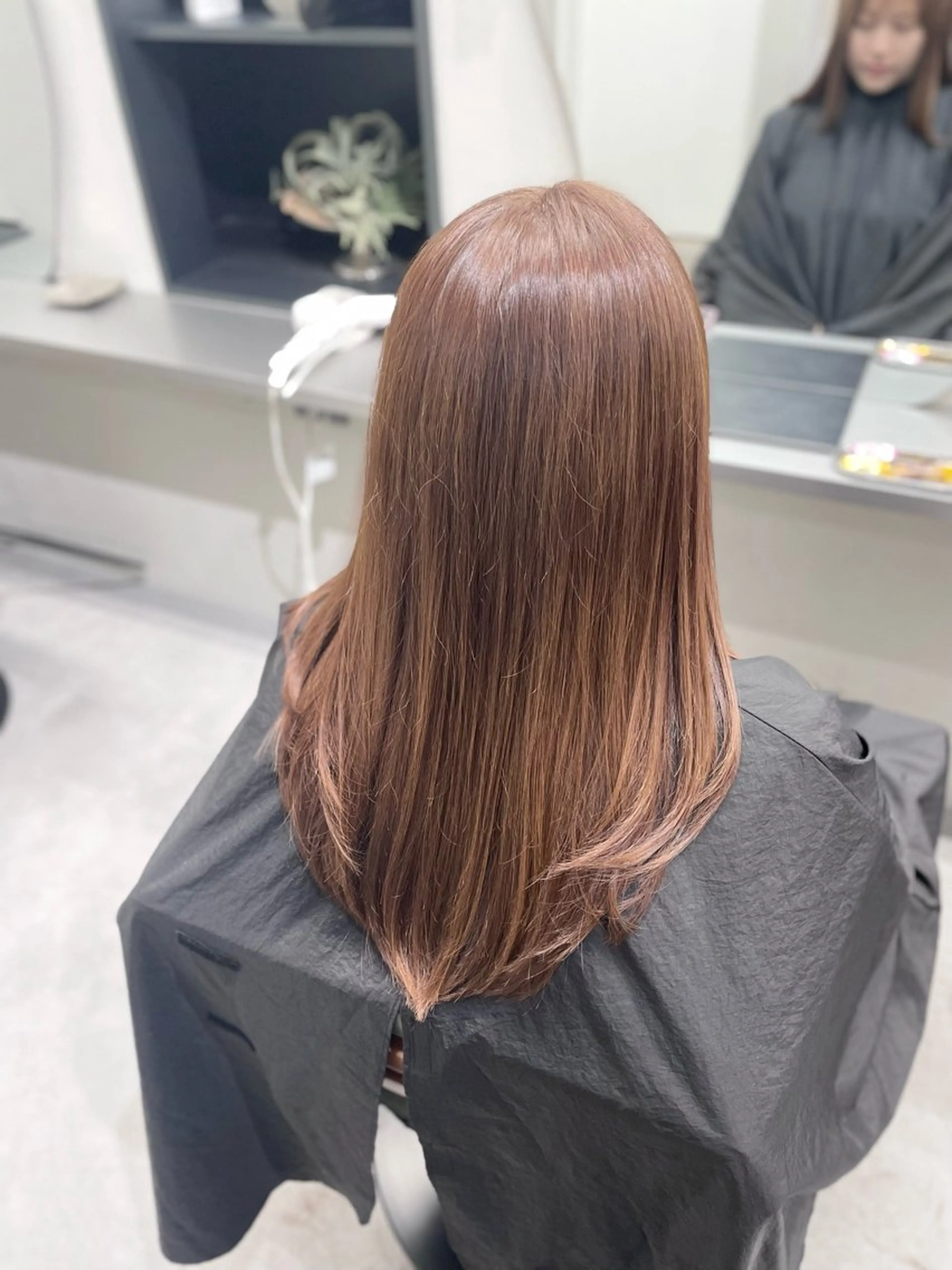 セミロング カラー nico麻生 加賀谷 すみれのヘアスタイル