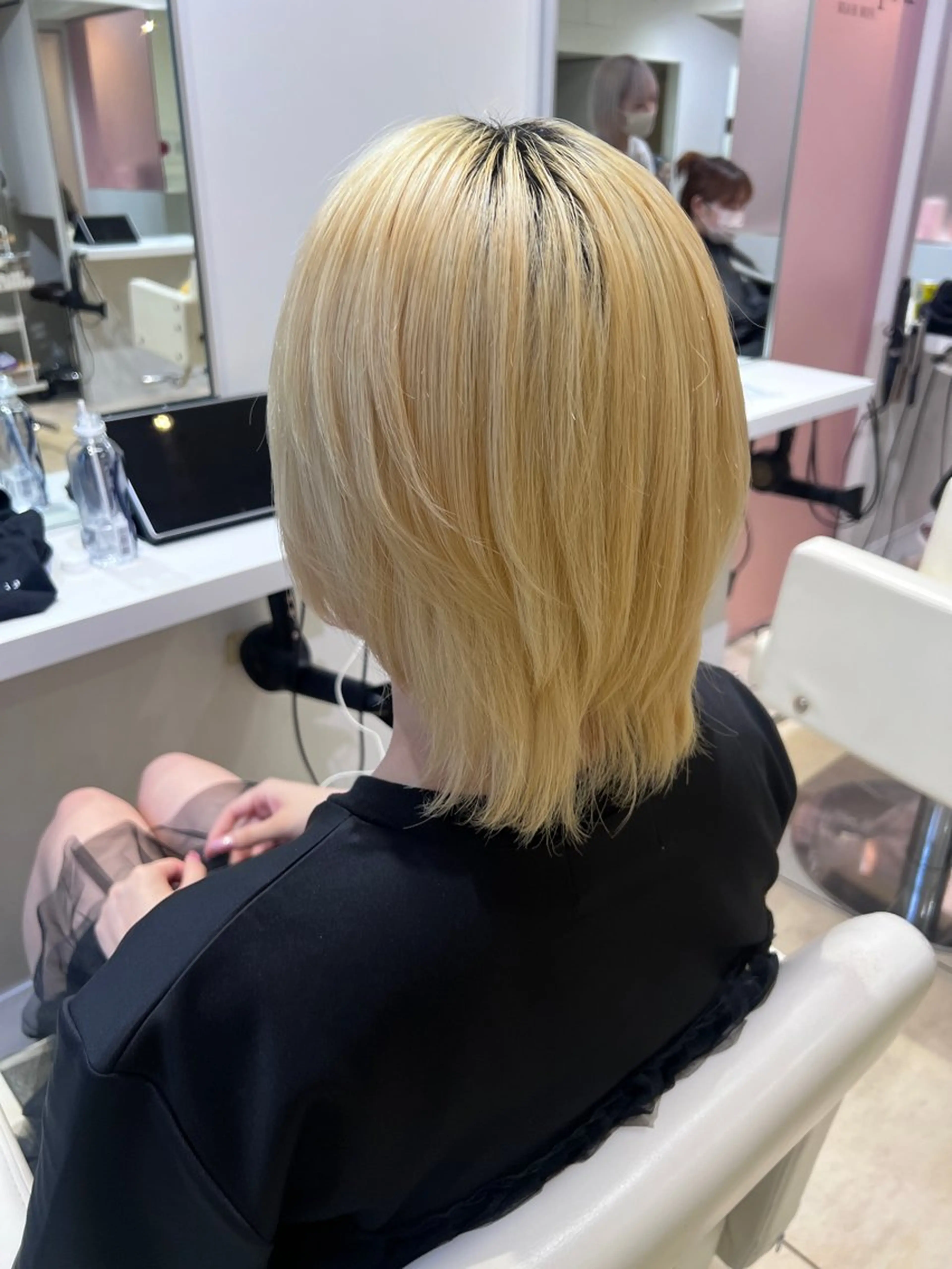 ショート 海外風レイヤー🎀 新宿MOMOKA🍑のヘアスタイル