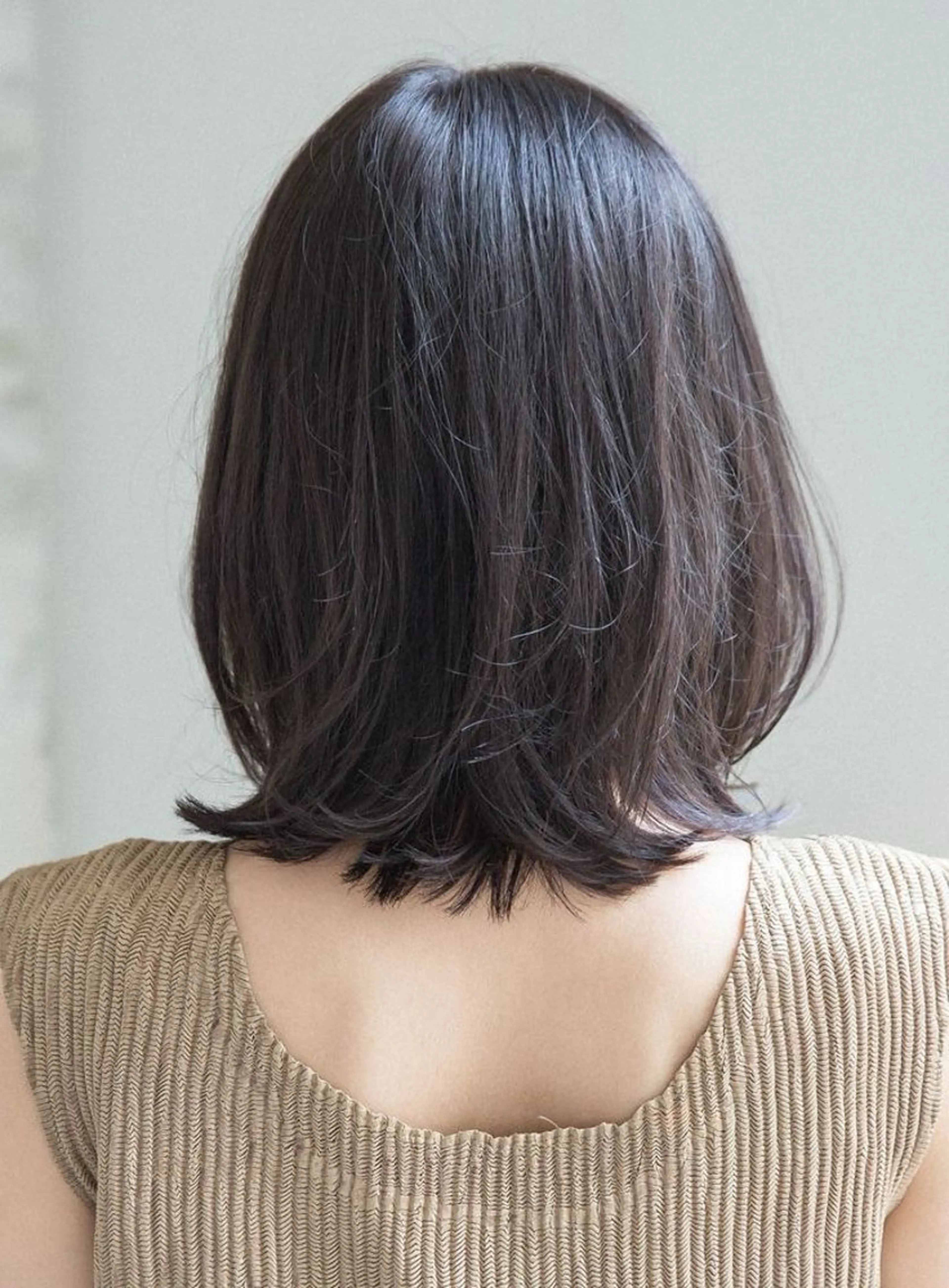 ミディアム 石川 幸呼のヘアスタイル