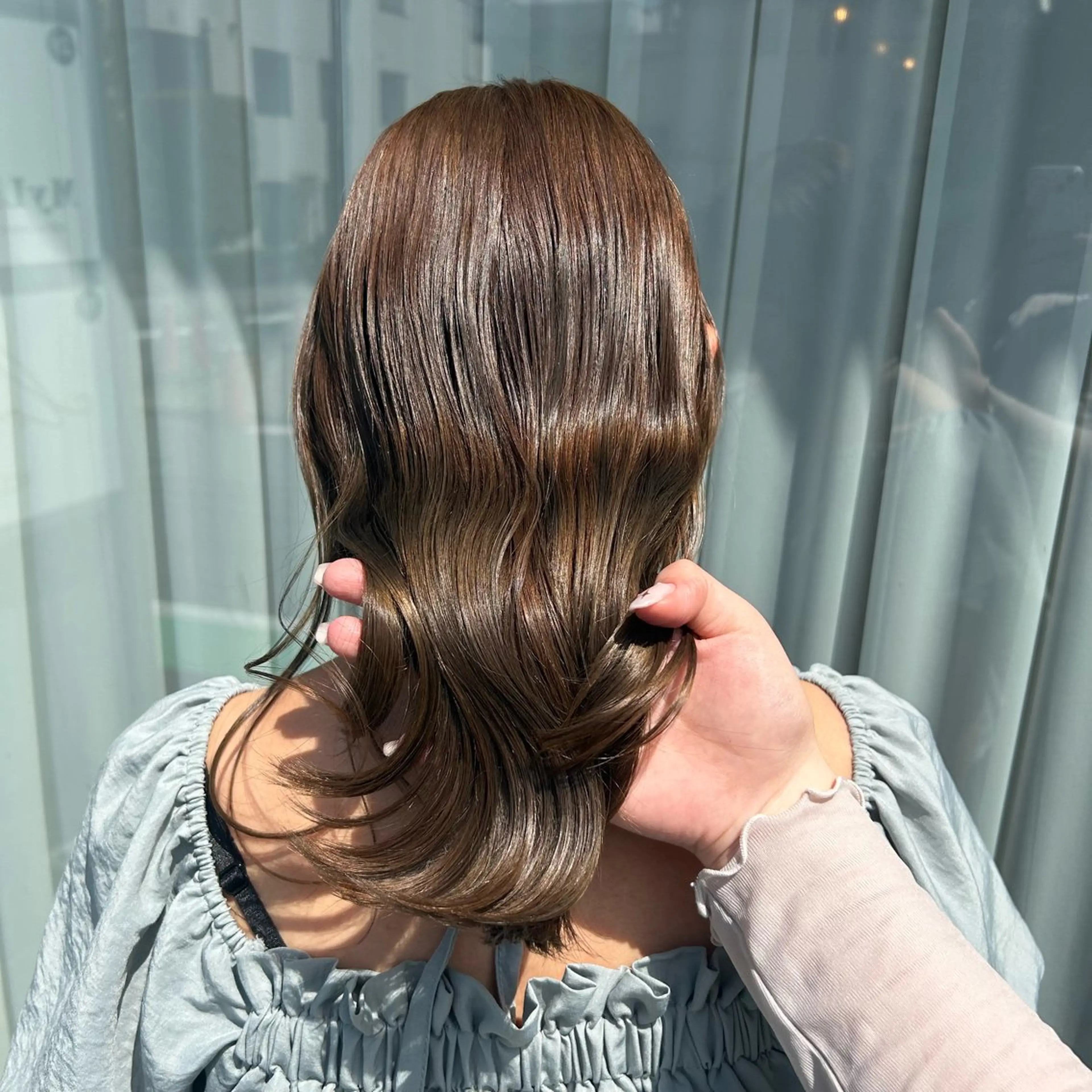 ミディアム レイヤーカット ヘアカラー トリートメント Lomalia Yuuka/42🩵のヘアスタイル