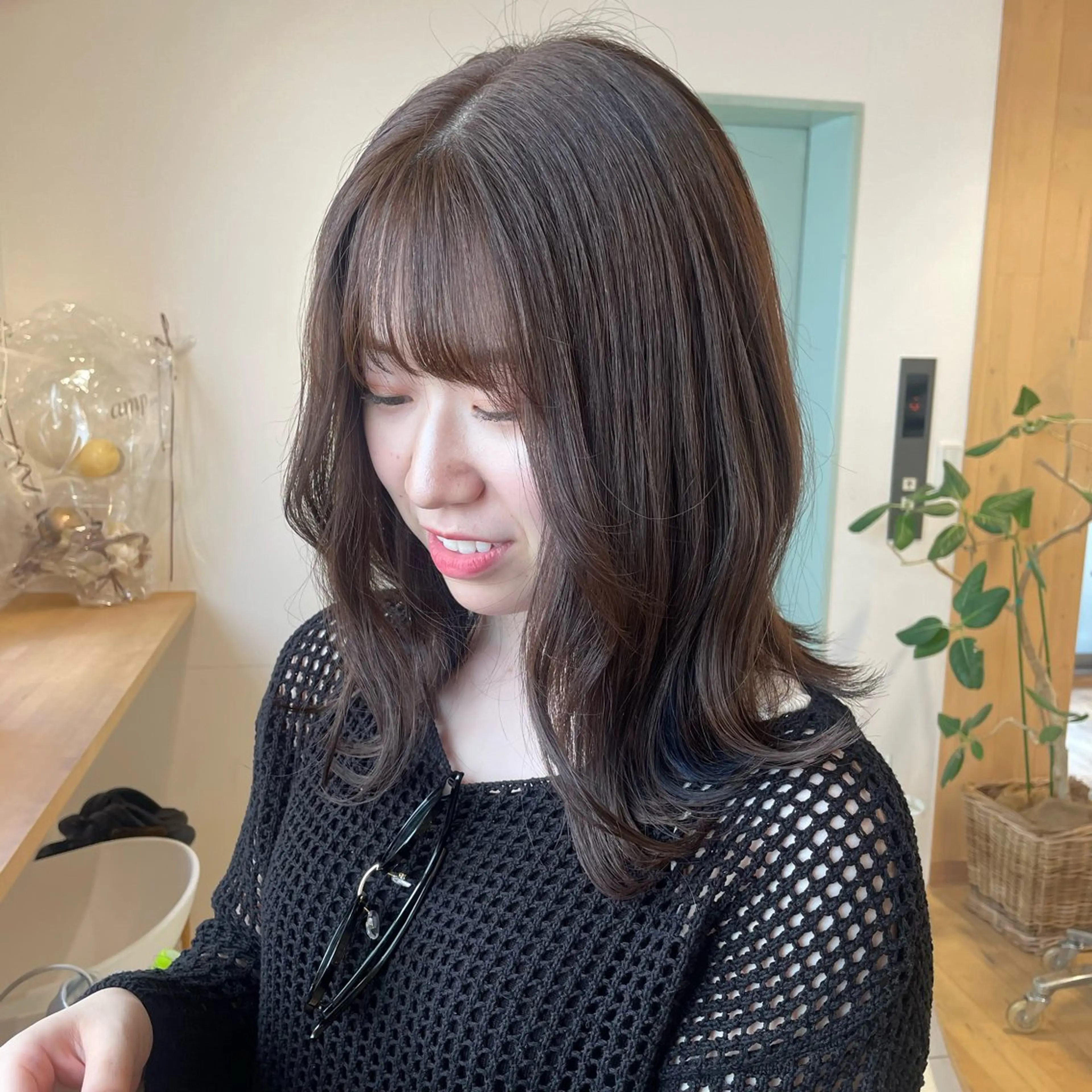 セミロング カラー 田口 花葉のヘアスタイル