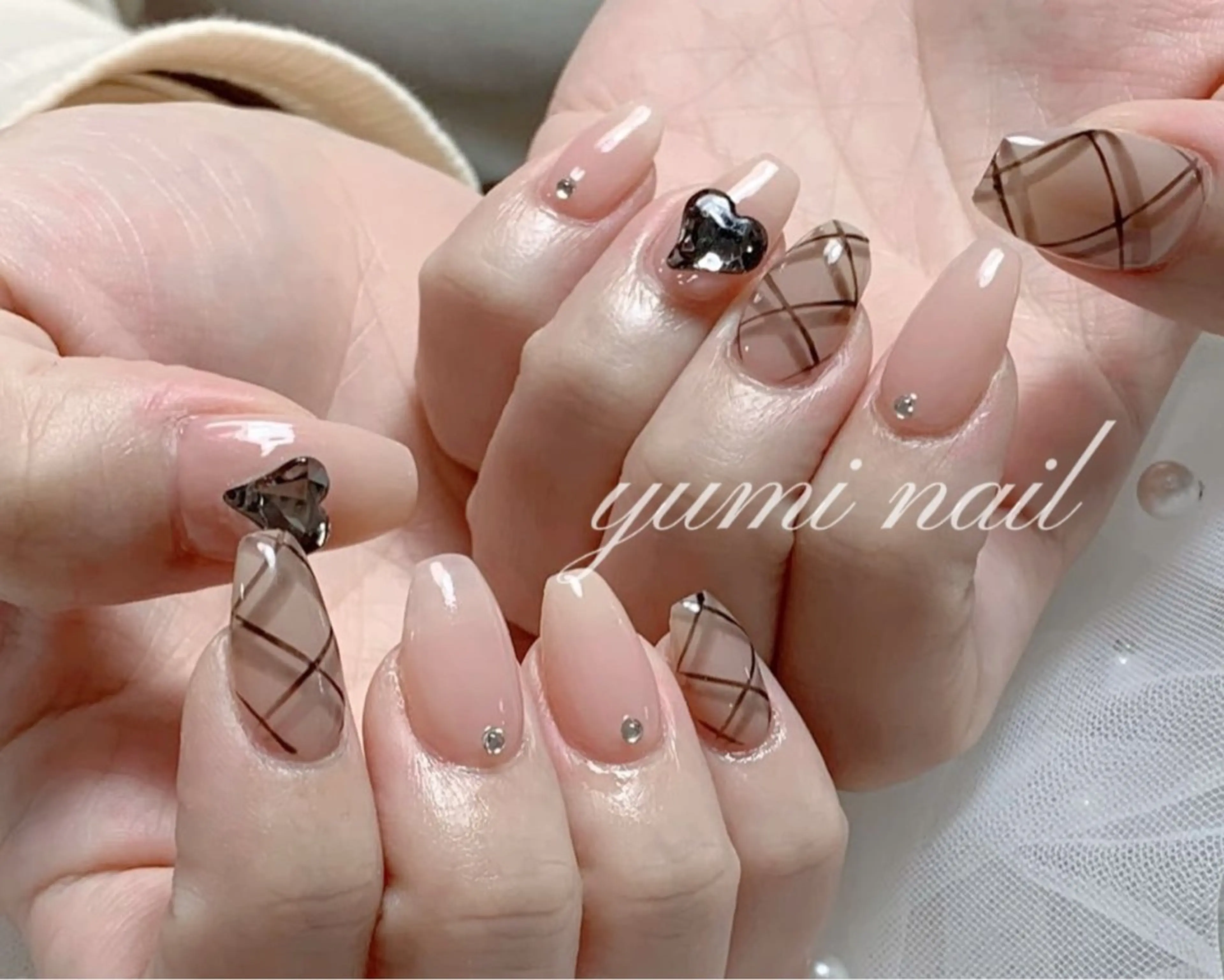 ネイル ハンドネイル 𝐲𝐮𝐦𝐢🎀 長さ出しデザイン専門のネイルデザイン