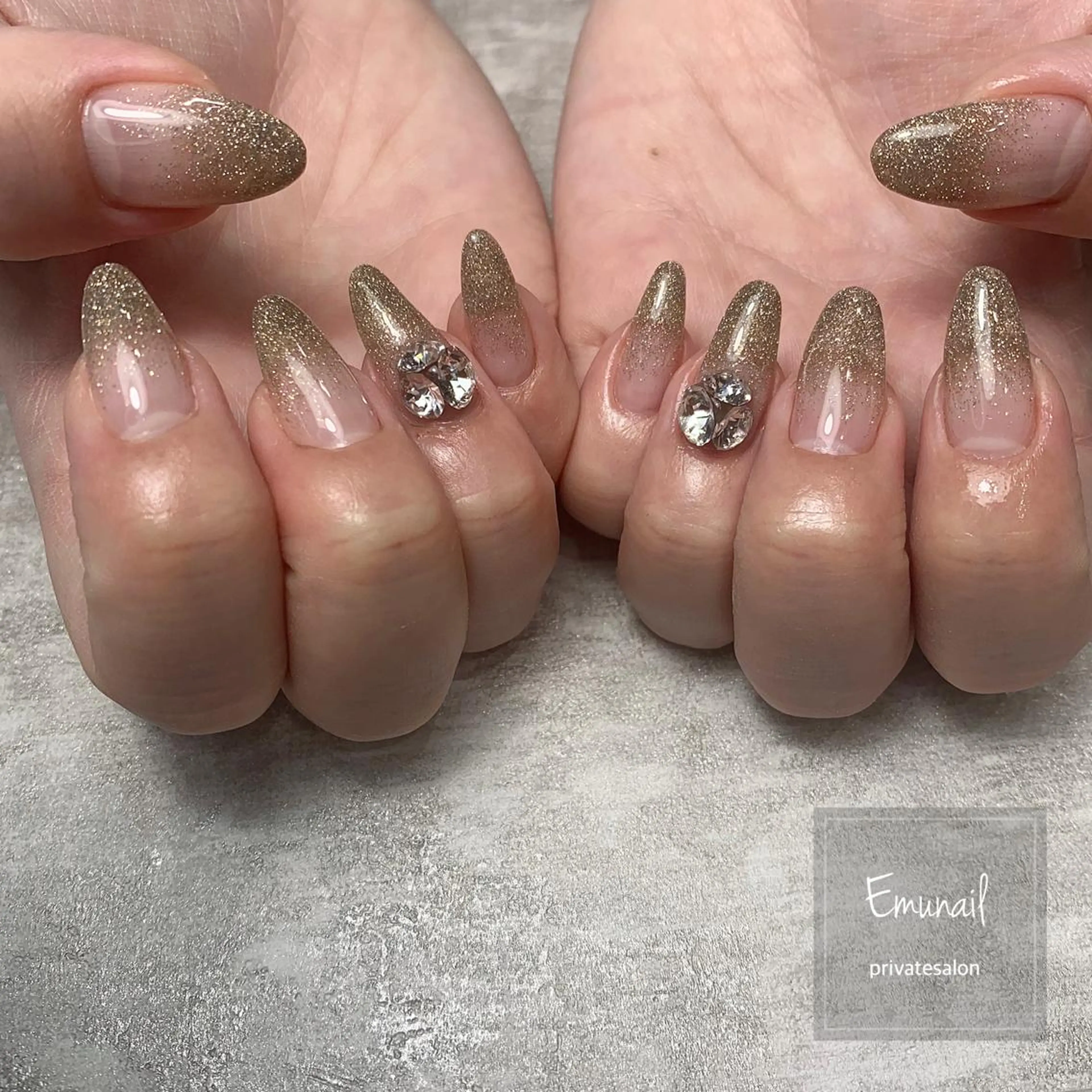 ネイル ストーンネイル Emu Nailのネイルデザイン