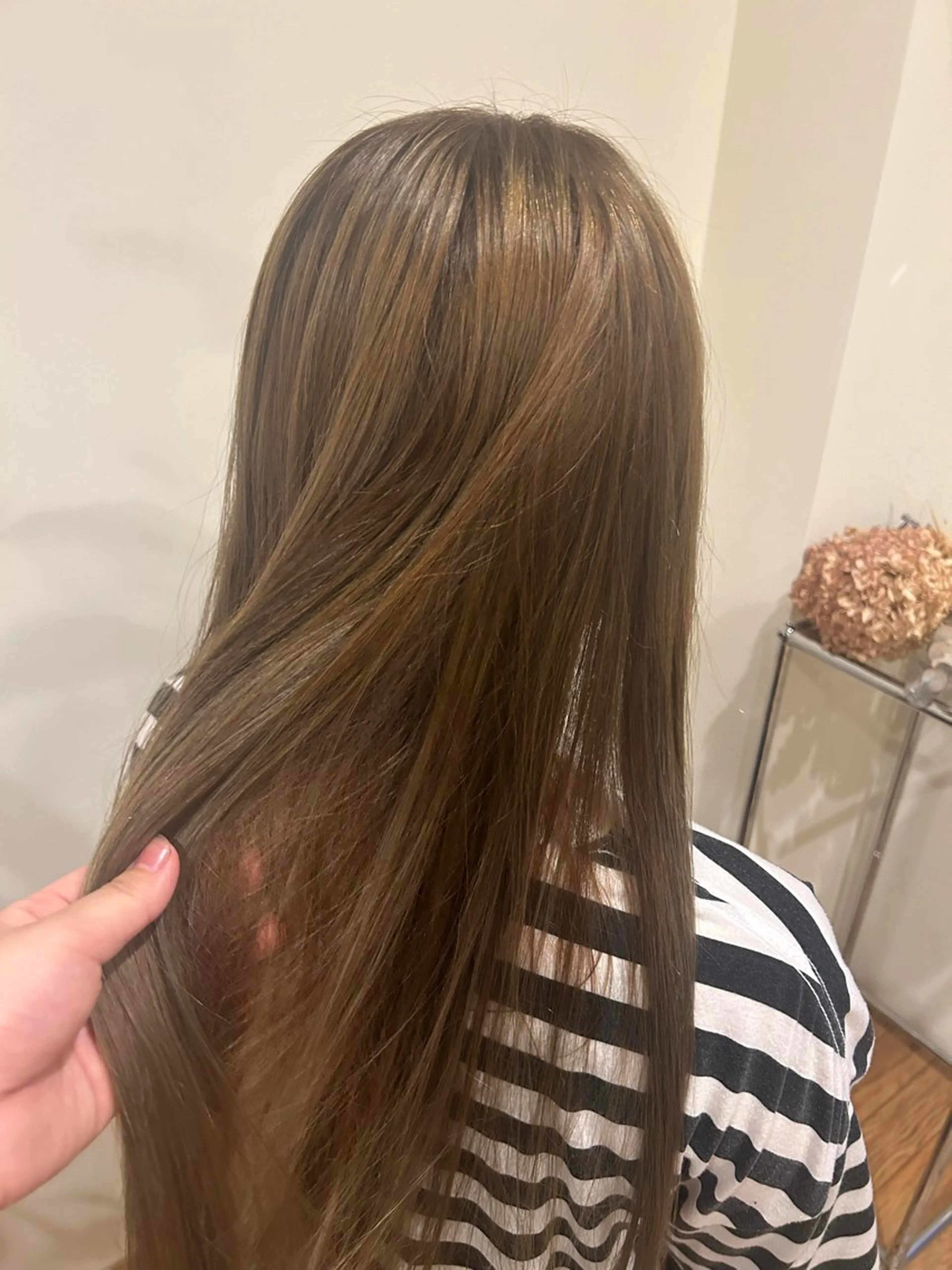 ロング カラー ベージュカラー 小島 千夏のヘアスタイル