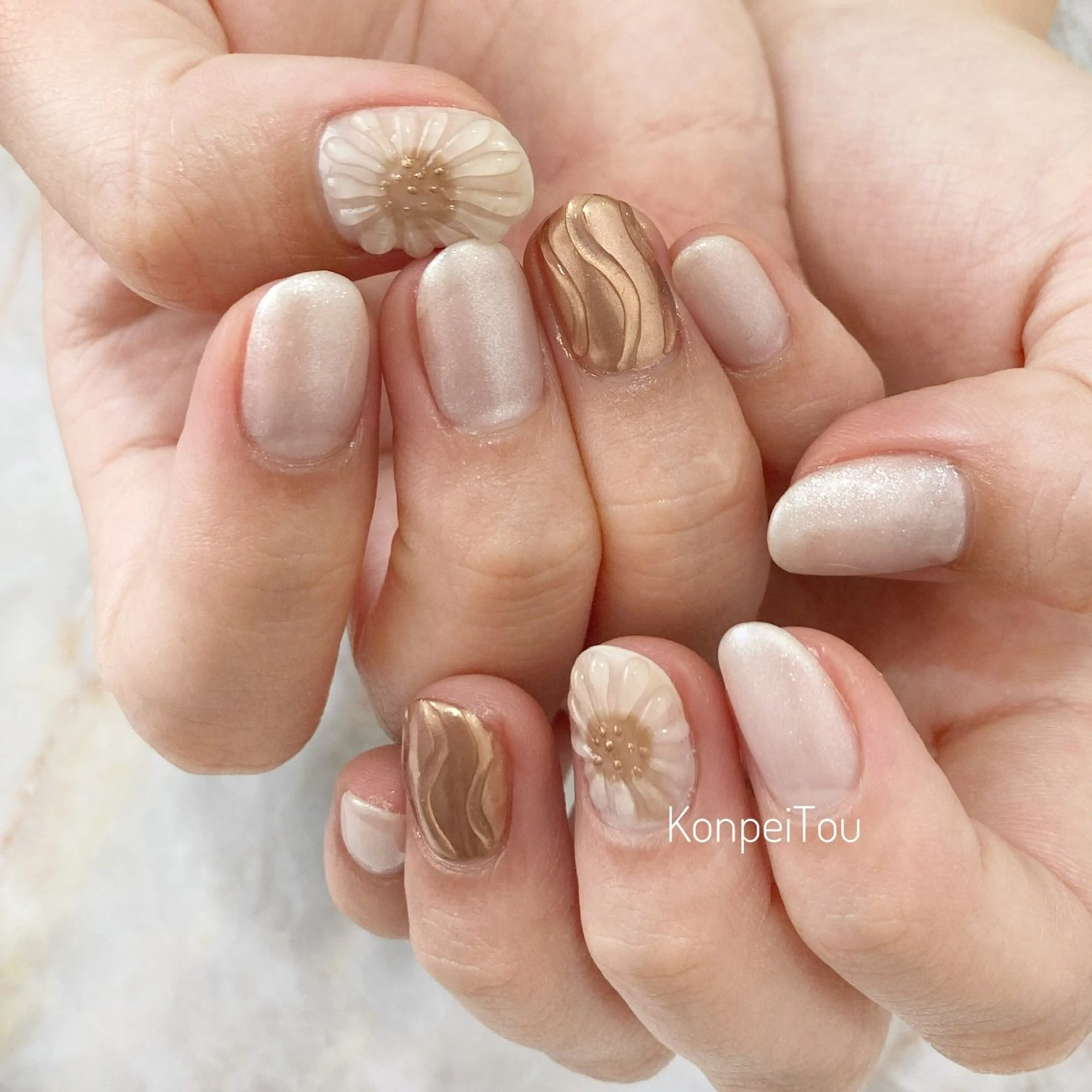 ネイル ミラーネイル ハンドネイル おうちのネイルサロン　konpeiTou〜こんぺいとう〜所属・おうちのネイルサロン KonpeiTouのネイルデザイン