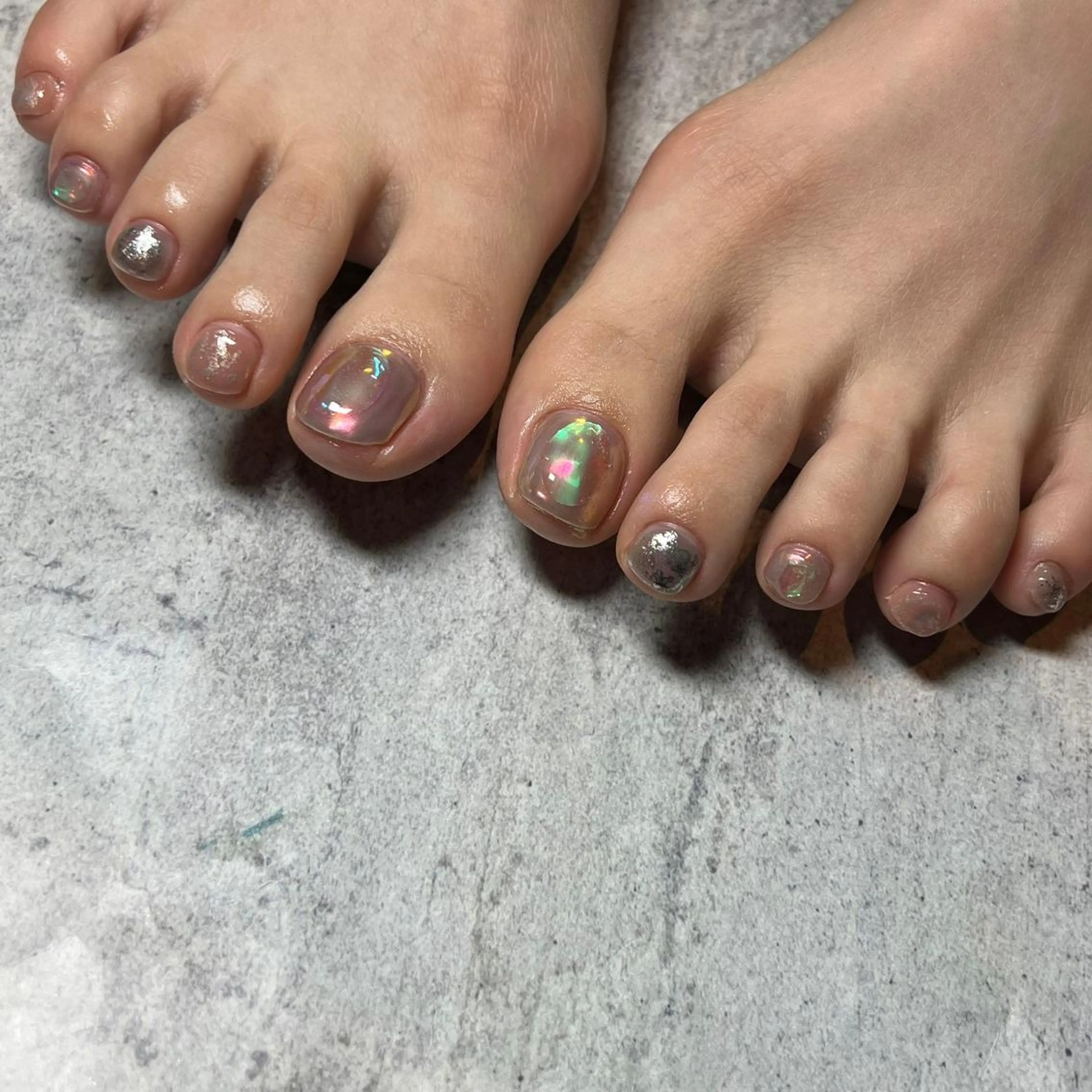 ネイル フットネイル 氷ネイル・うるうるネイル 𝐫𝐚𝐢 𝐧𝐚𝐢𝐥の眉毛・アイブロウイメージ