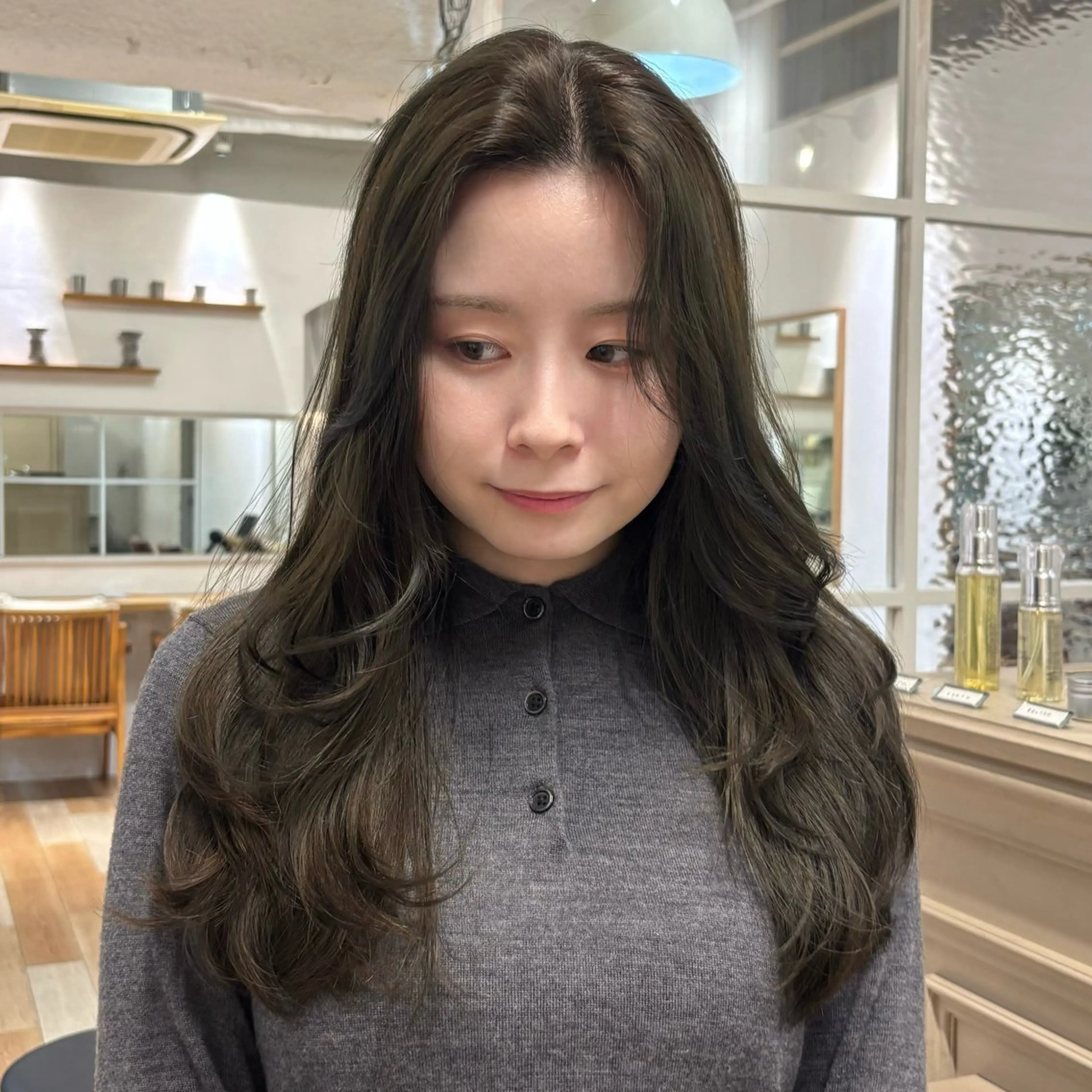 ロング カット ヘアカラー トリートメント 盛れる透明感カラー・ momokaのヘアスタイル