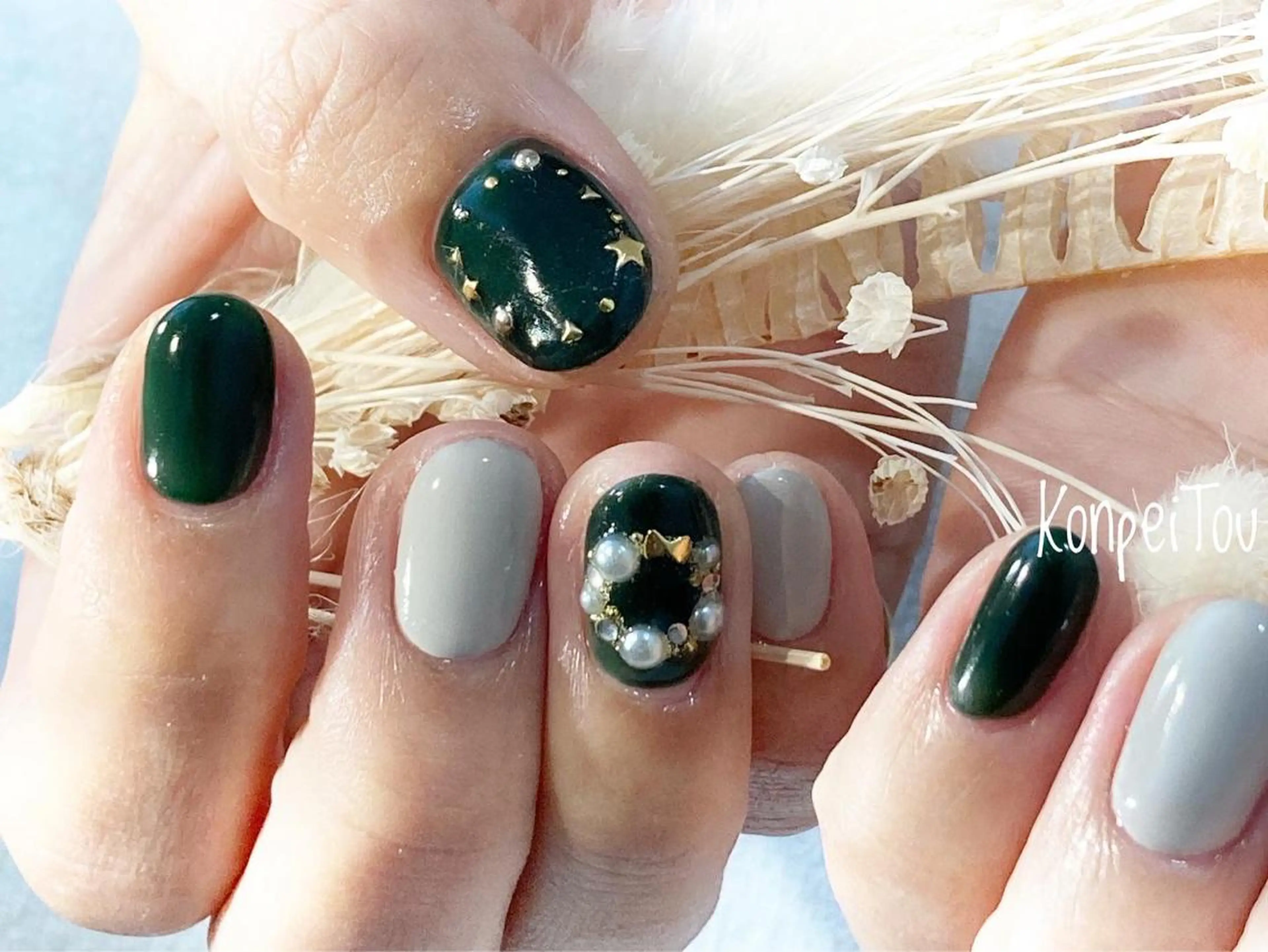 ネイル アートネイル グリーン 冬ネイル クリスマス ハンドネイル おうちのネイルサロン　konpeiTou〜こんぺいとう〜所属・おうちのネイルサロン KonpeiTouのネイルデザイン