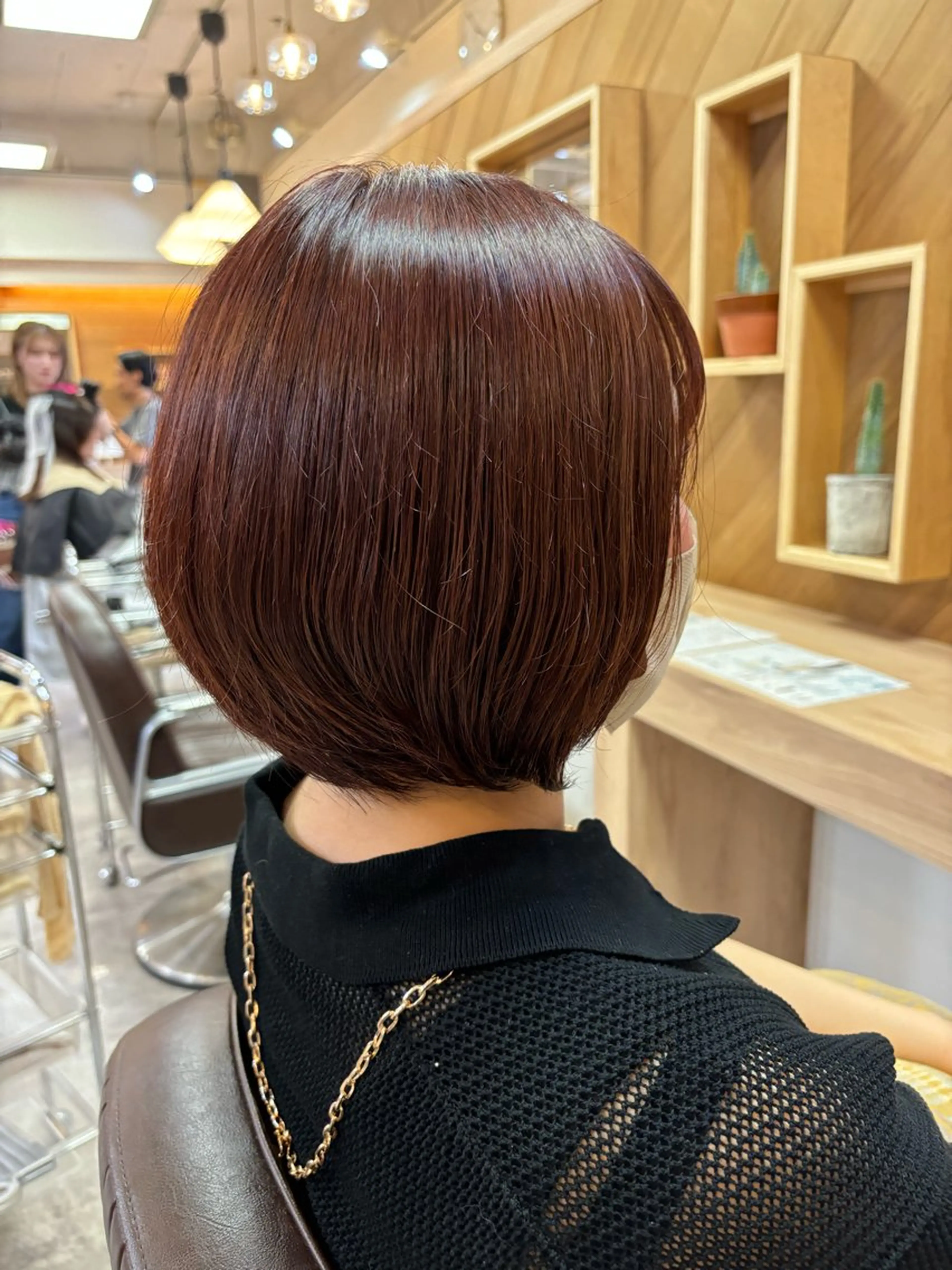 ショート カラー 玉川 加菜のヘアスタイル