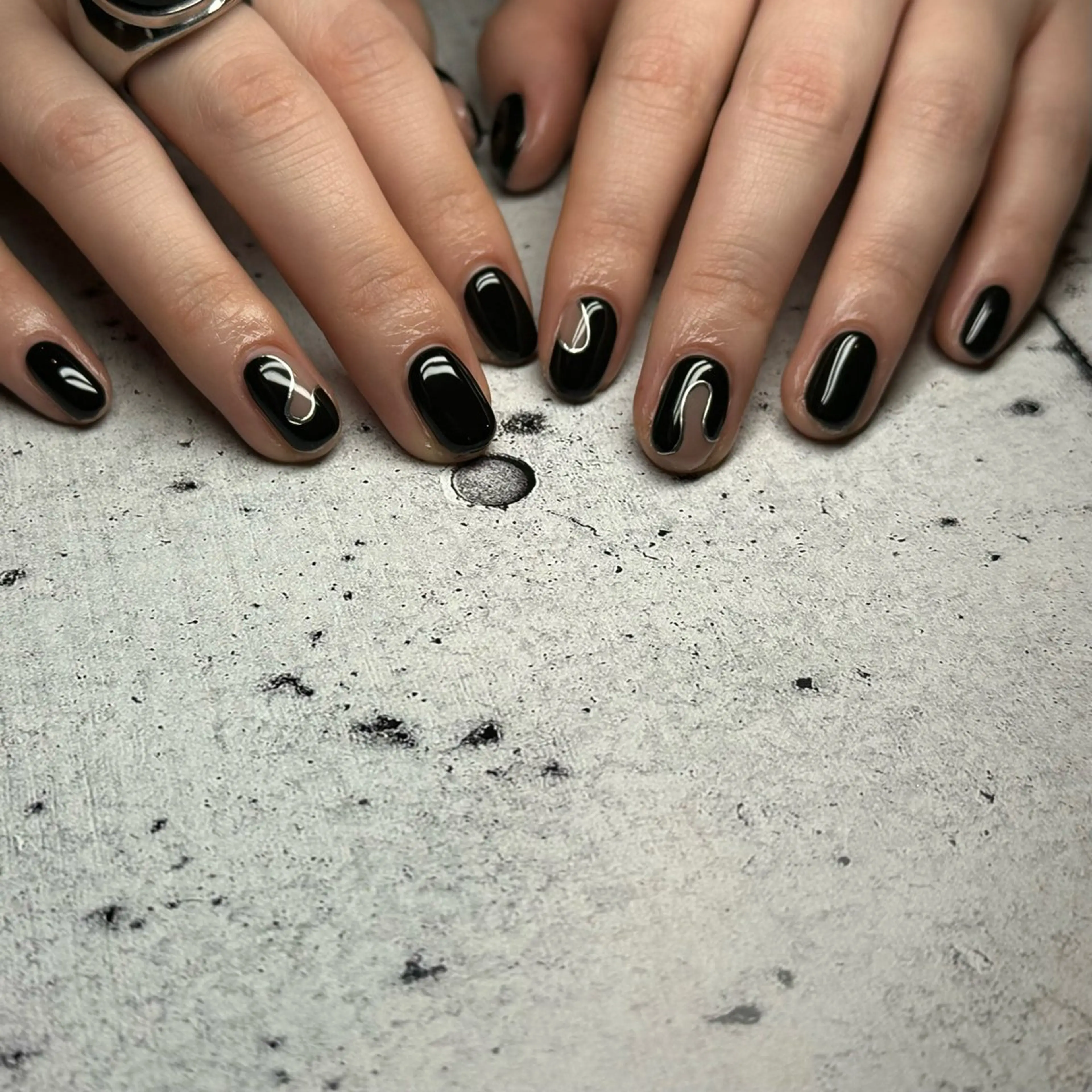 ネイル ハンドネイル 𝐫𝐚𝐢 𝐧𝐚𝐢𝐥の眉毛・アイブロウイメージ