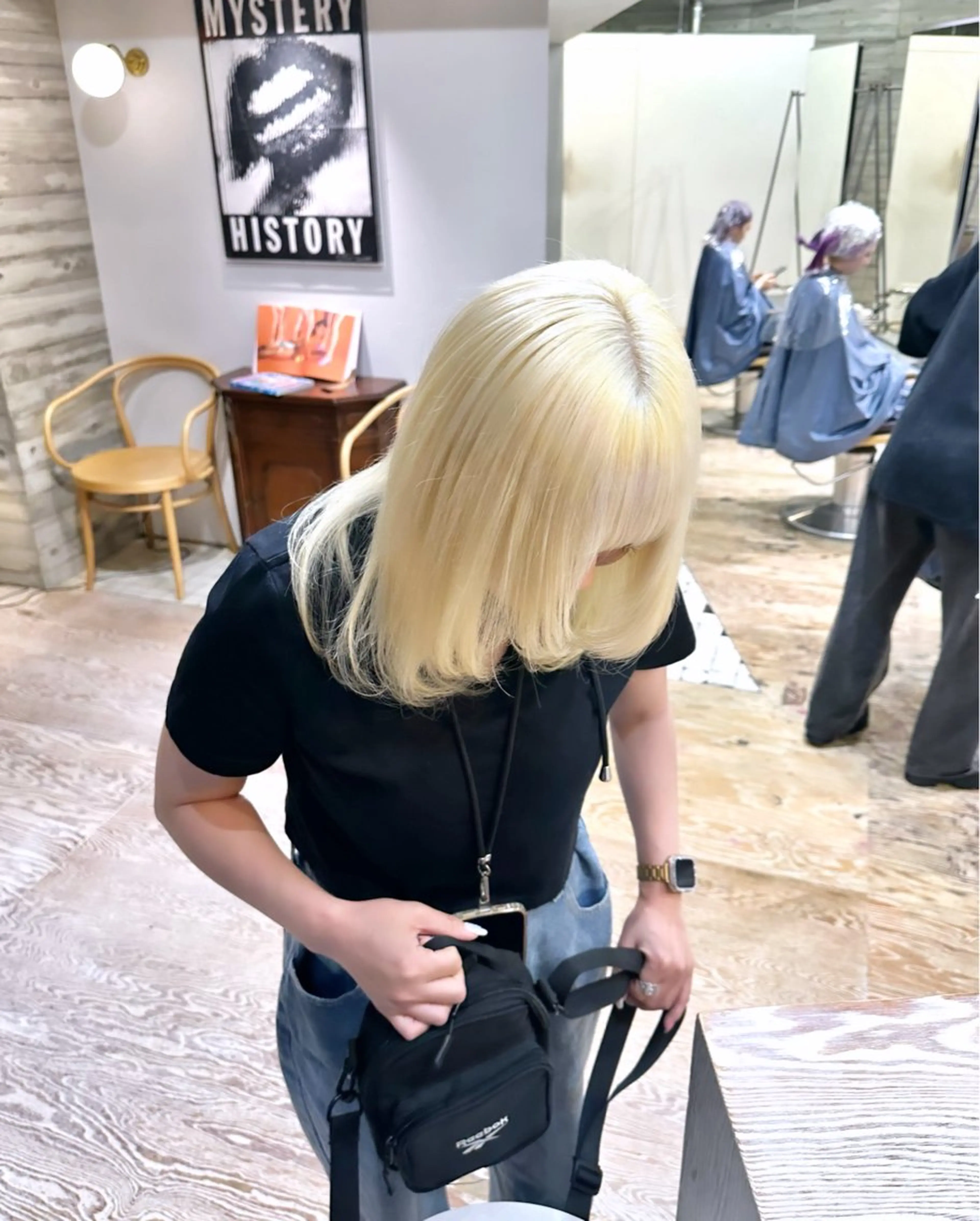 セミロング 抜きっぱなしブロンド ササキカズマのヘアスタイル