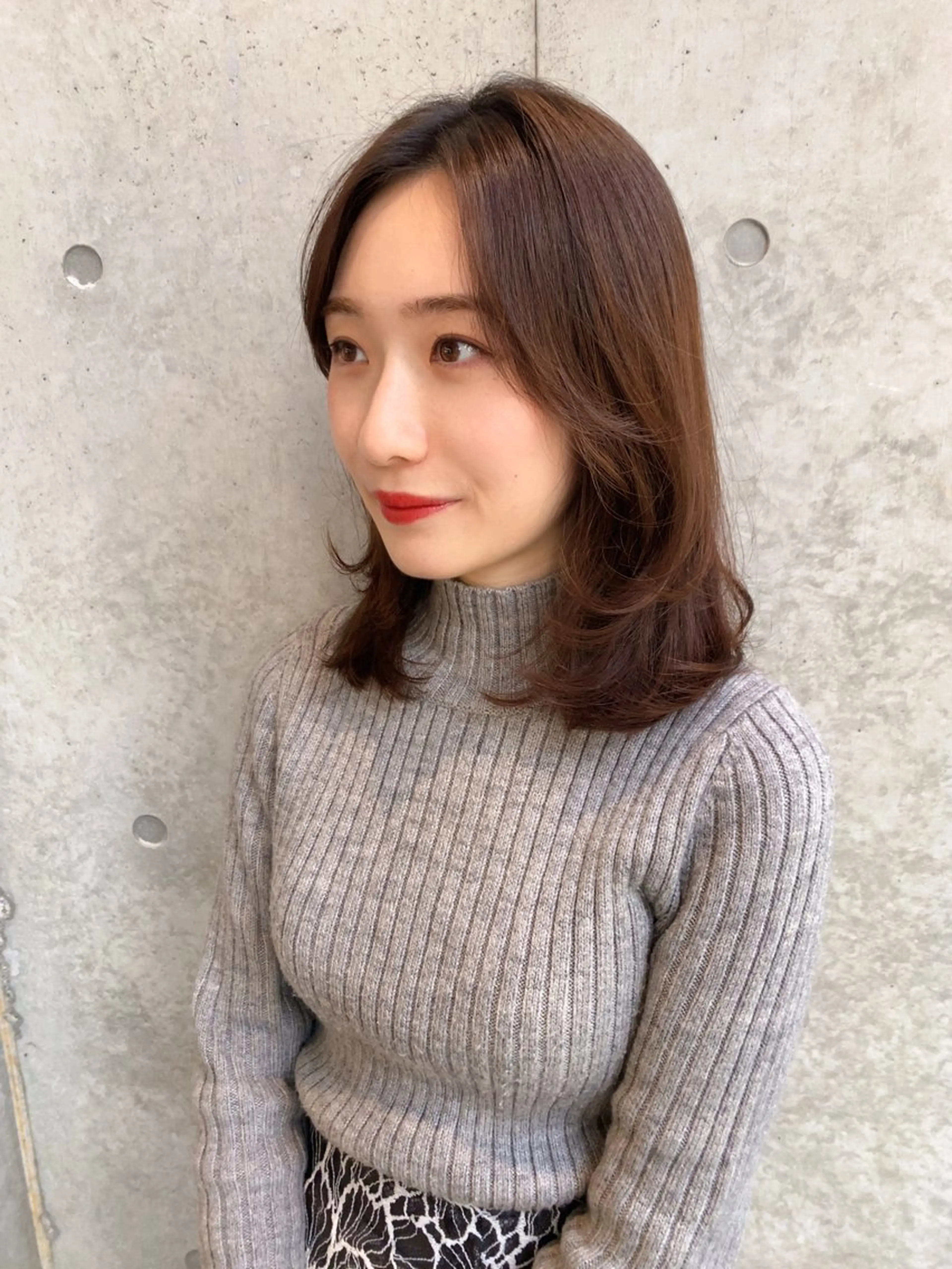 ミディアム カラー ベージュカラー 顔周りカット 韓国風ヘア レイヤーカット カット ヘアカラー トリートメント レイヤー/柔色 カラー/SAkiのヘアスタイル