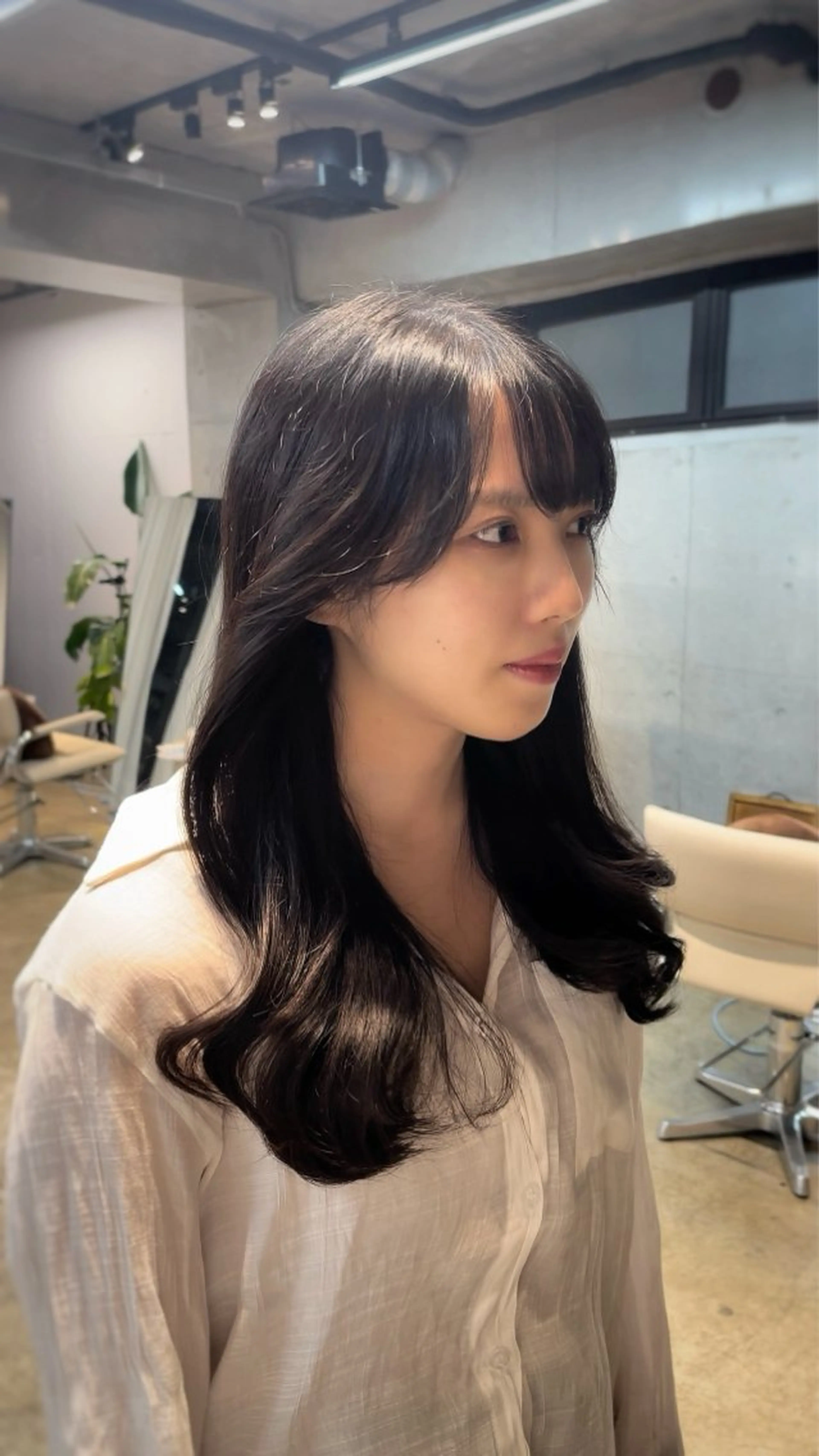 ロング パーマ まとまるレイヤー カット/透明感カラーのヘアスタイル