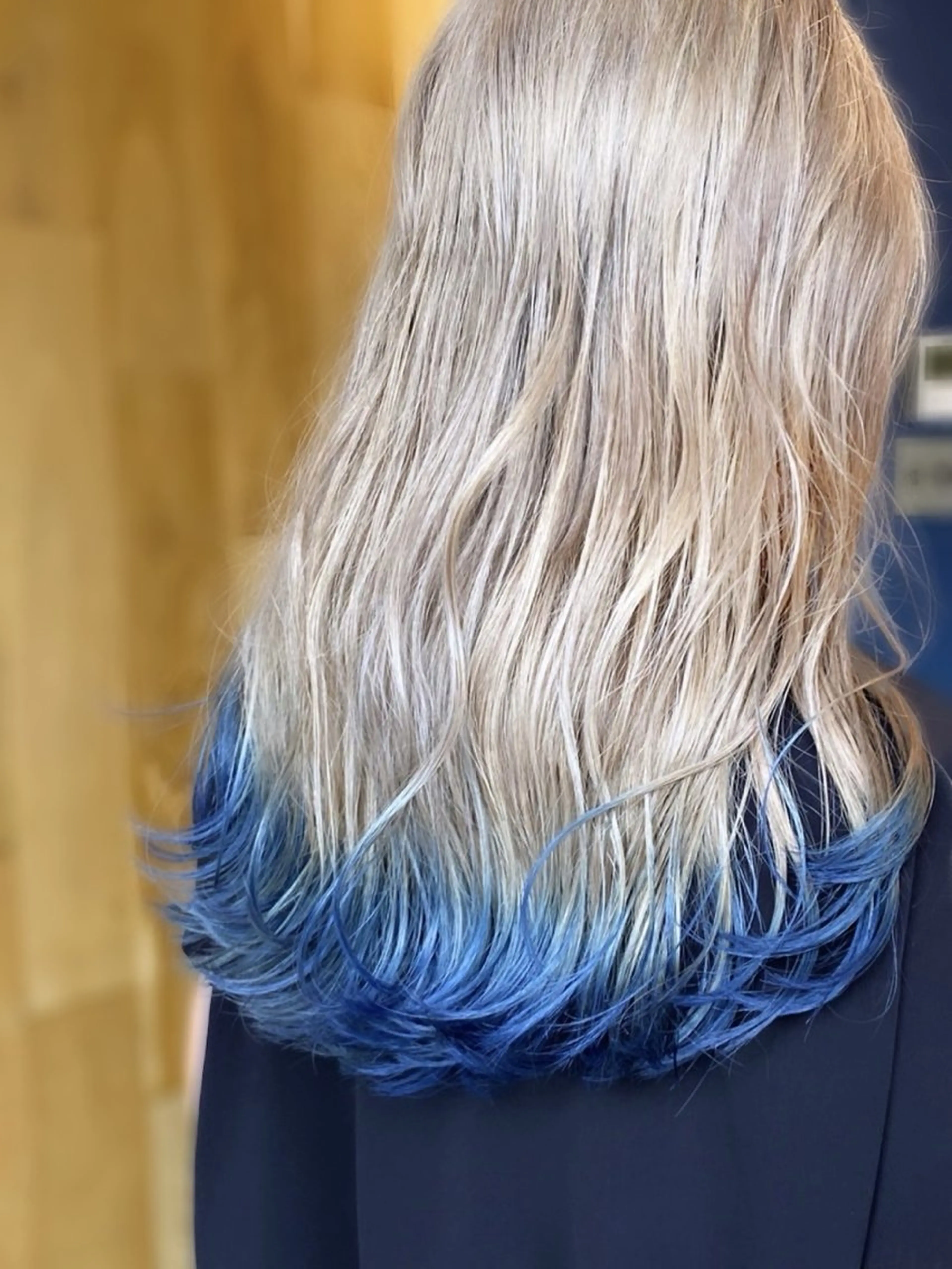 ロング カラー ブルーカラー デザインカラー シルバー カット ヘアカラー 艶カラー/縮毛矯正／ 鴨川育弥のヘアスタイル