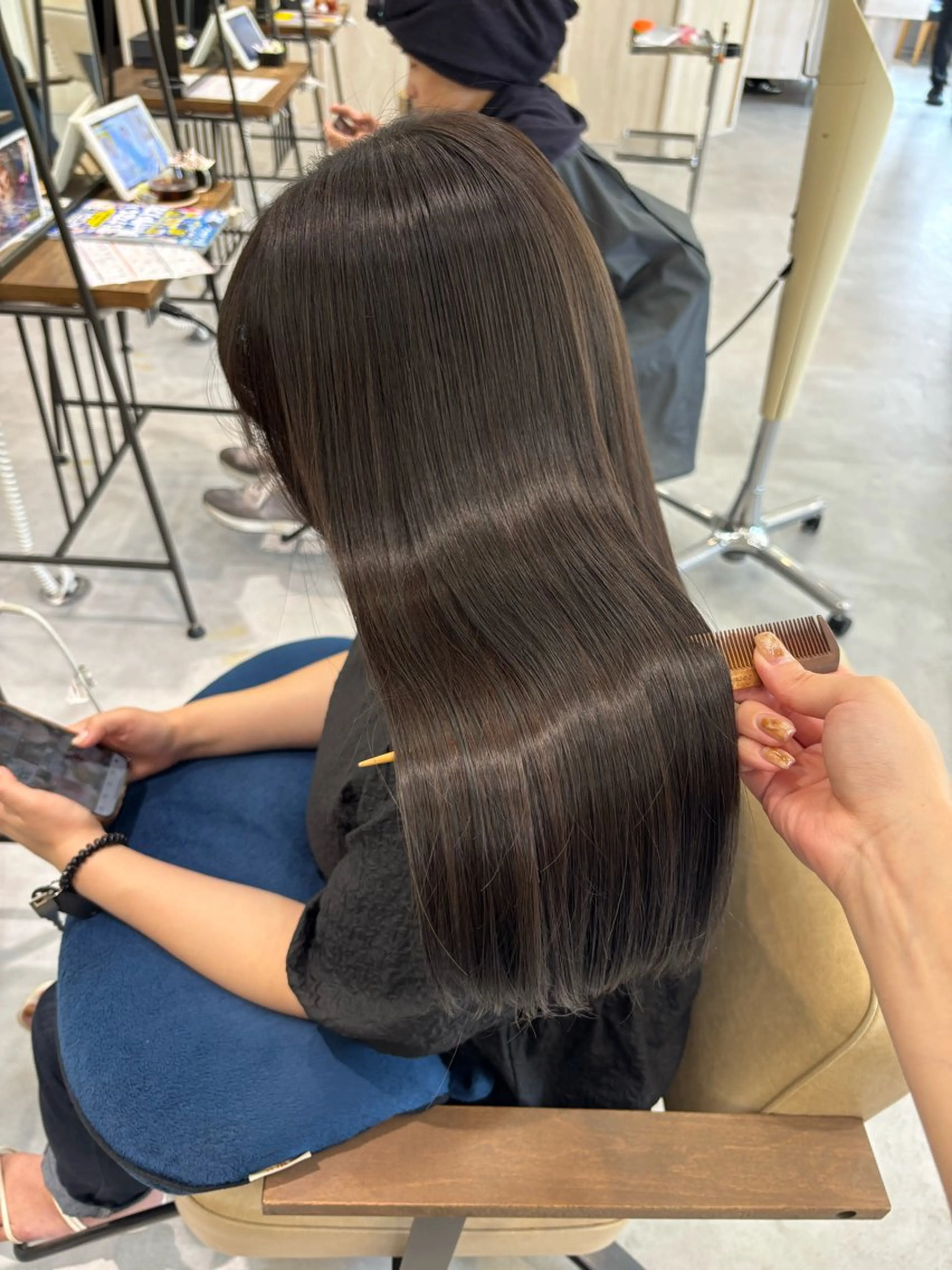 ロング カラー カット ヘアカラー トリートメント 井上 真子のヘアスタイル