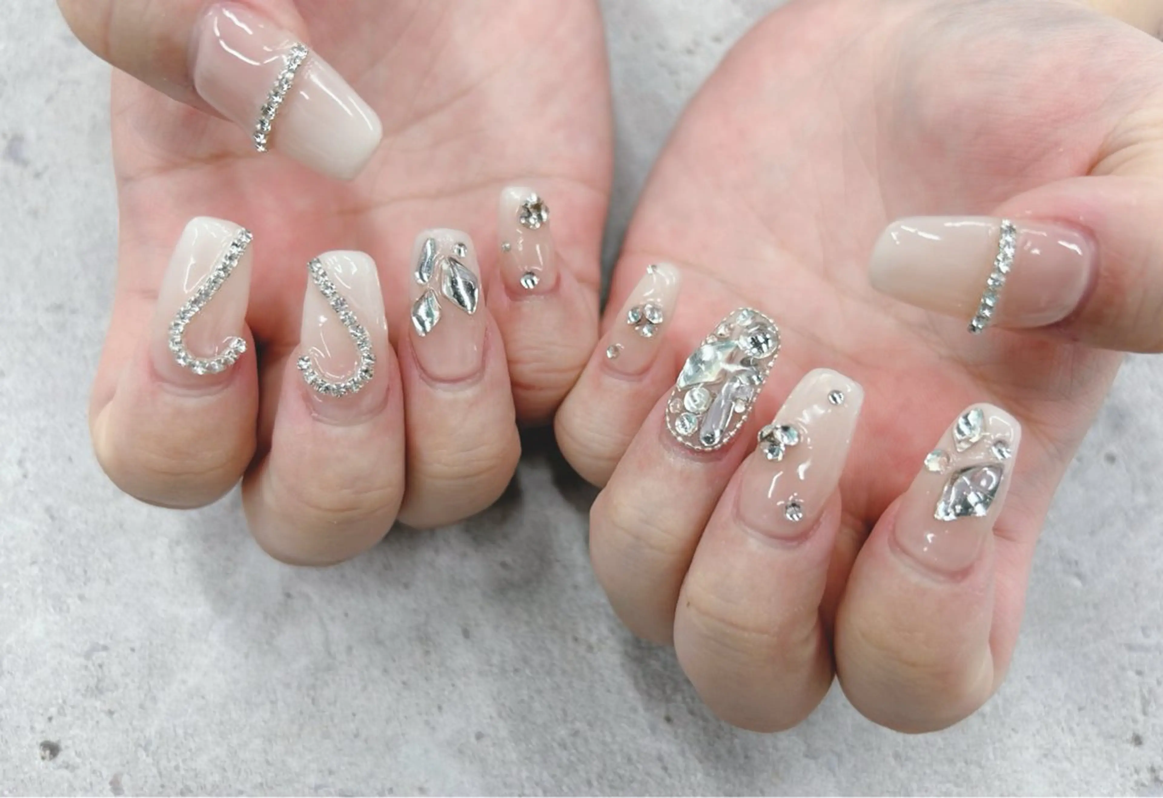 ネイル ストーンネイル ハンドネイル Nail Salon agré所属・agré ネイルサロン　アグレのネイルデザイン