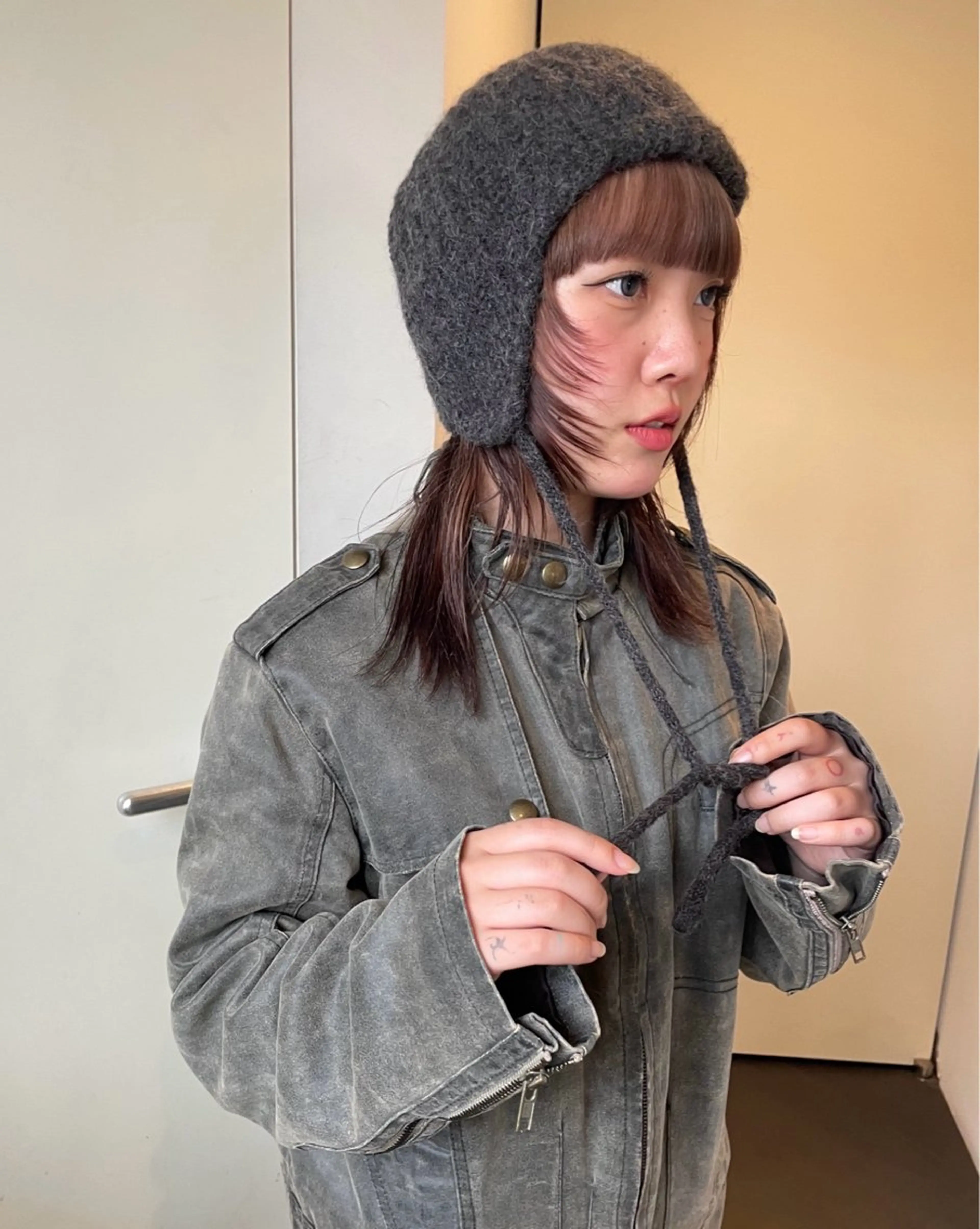 ミディアム カラー ミディアムレイヤー 顔まわりレイヤー レイヤーカット カット ヘアカラー トリートメント MIU/ルーツカラー 顔まわりレイヤーのヘアスタイル