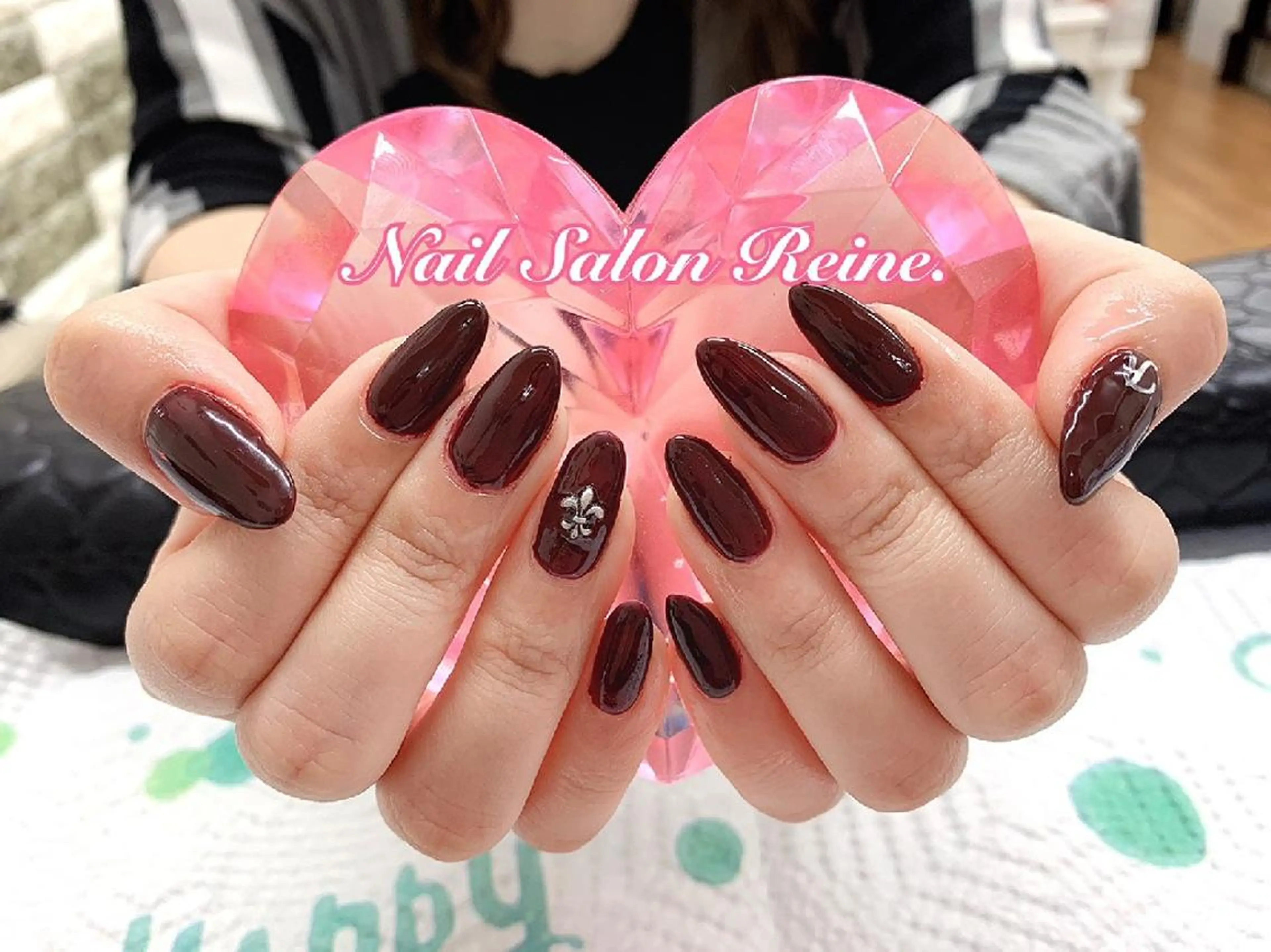 ネイル Nailsalon Reine所属・玉栄 伶奈のネイルデザイン