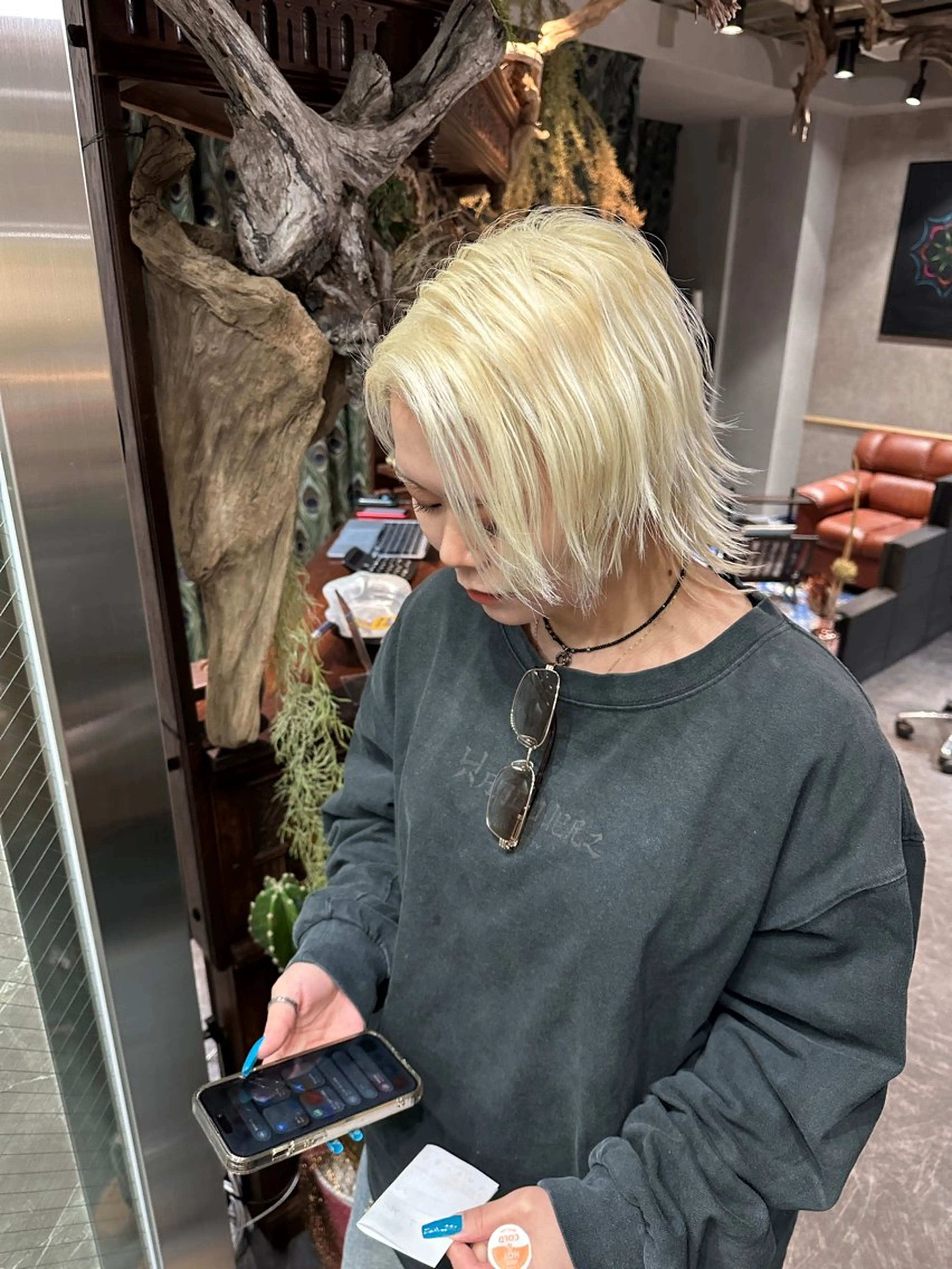 ミディアム カラー ミディアムパーマ ブリーチ ケアブリーチ ダブルカラー ハイライトカラー カット ヘアカラー レイヤーブリーチ特化 ホワイト専門/岸のヘアスタイル