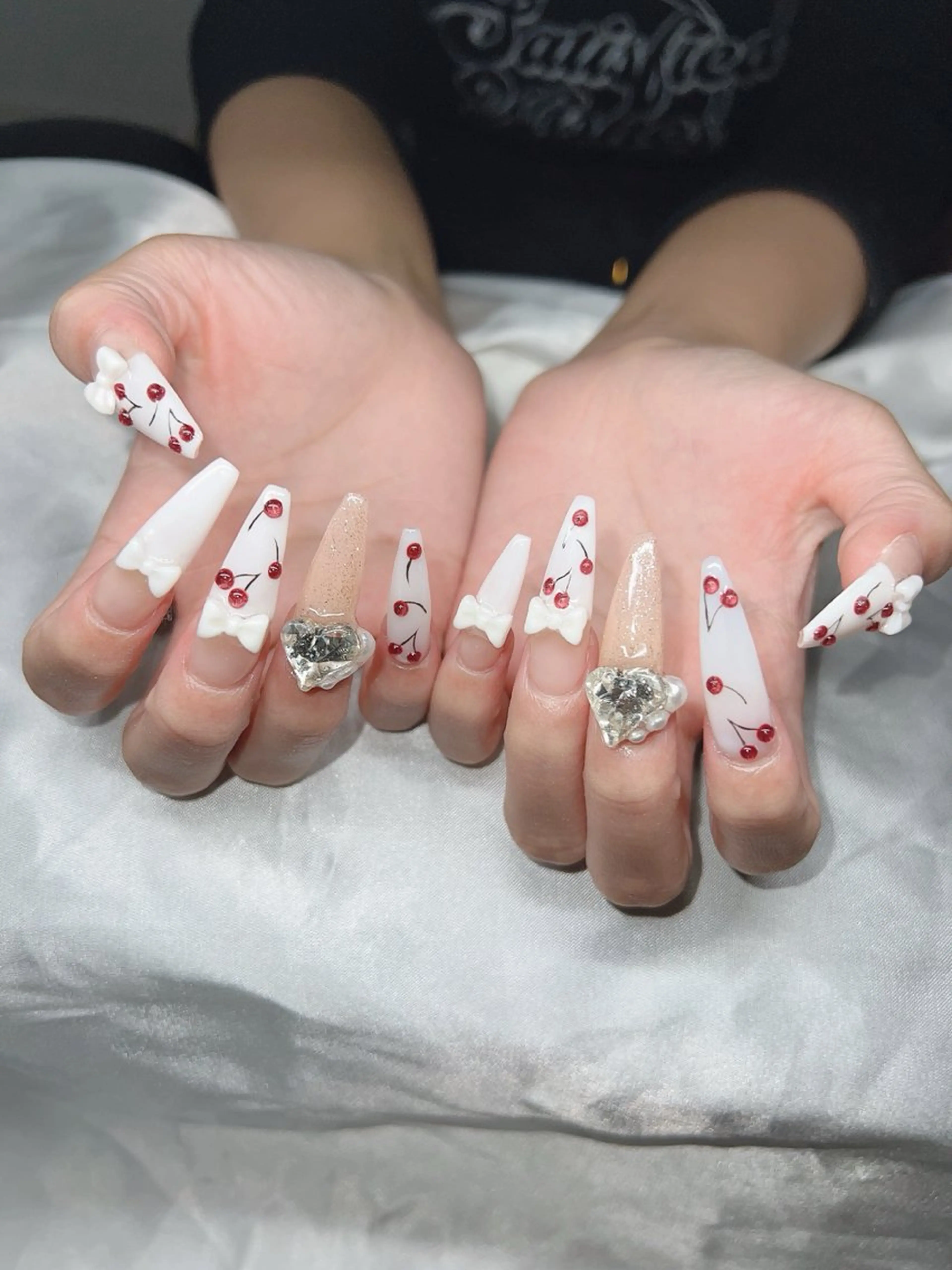 ネイル 長さ出し グラデーション 卒業式 キラキラネイル マグネットネイル Lee Nailsのネイルデザイン