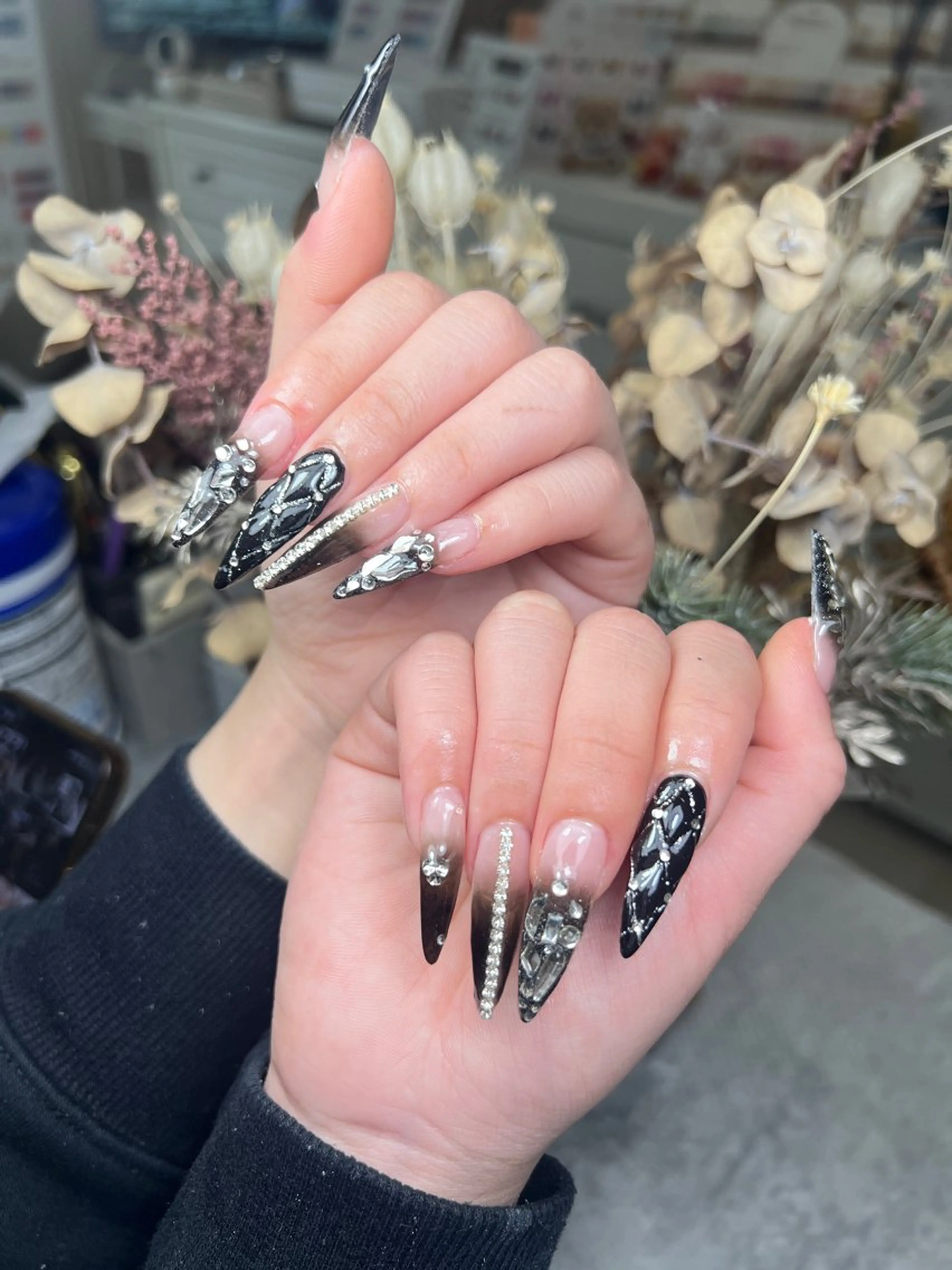 ネイル アートネイル オーロラネイル チークネイル 長さ出し フットネイル ハンドネイル フットネイル ハンドケア Noiranail_ studio川越西口のネイルデザイン