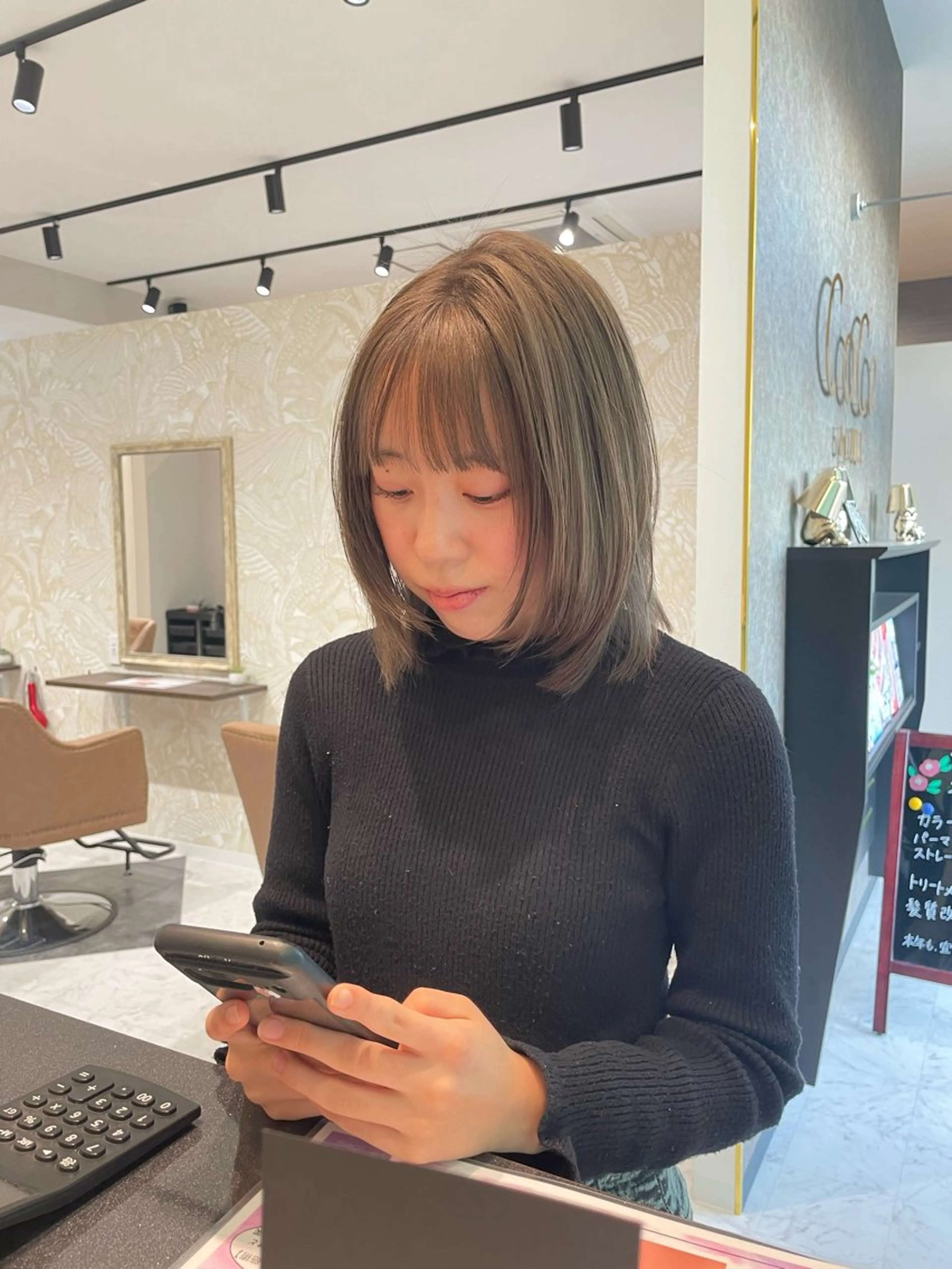 ミディアム カラー ヘアカラー moe🥣ﾚｲﾔｰ ｶｯﾄ/透明感ｶﾗｰのヘアスタイル