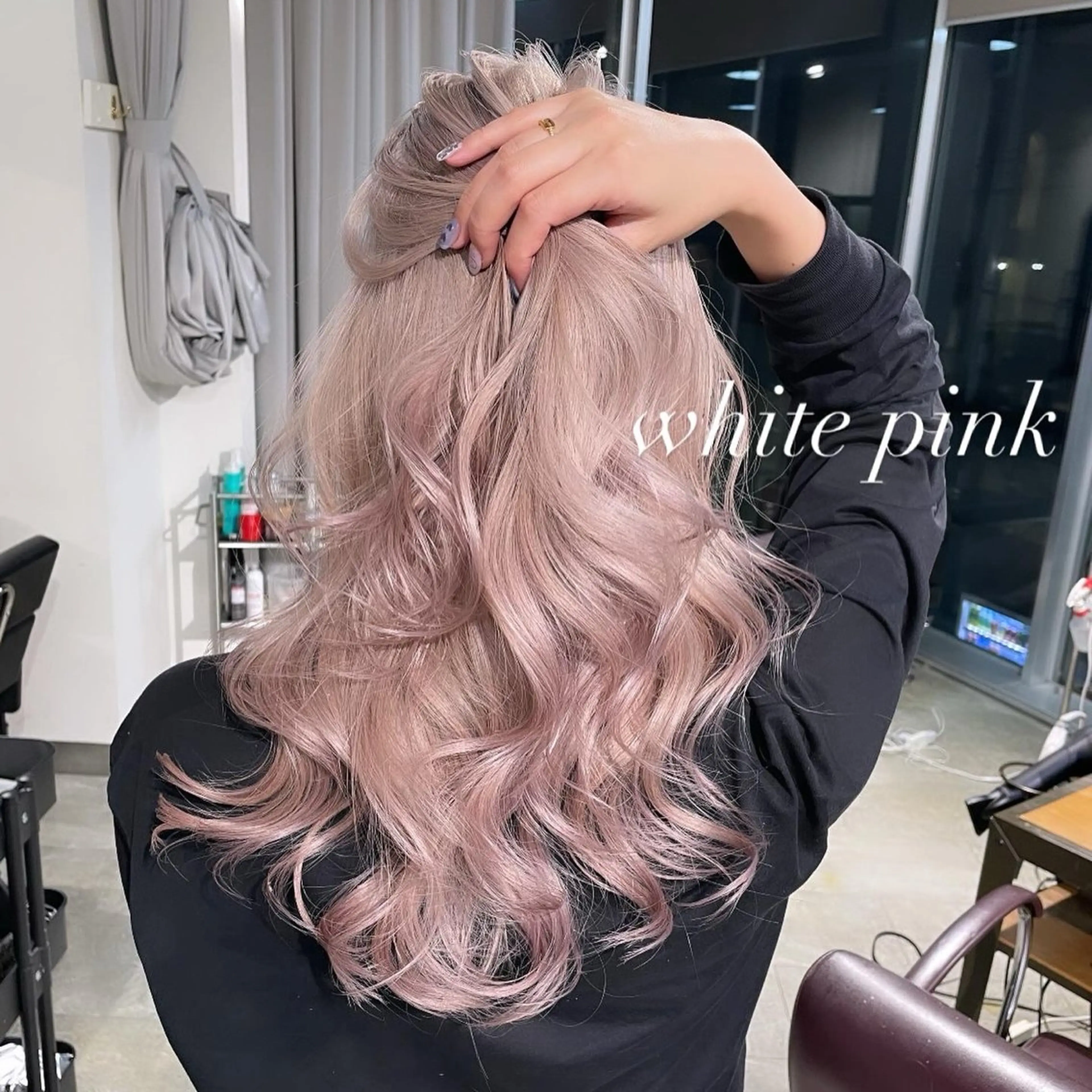 セミロング カラー 💜ハイトーン💛 マジカルかいちゃんのヘアスタイル