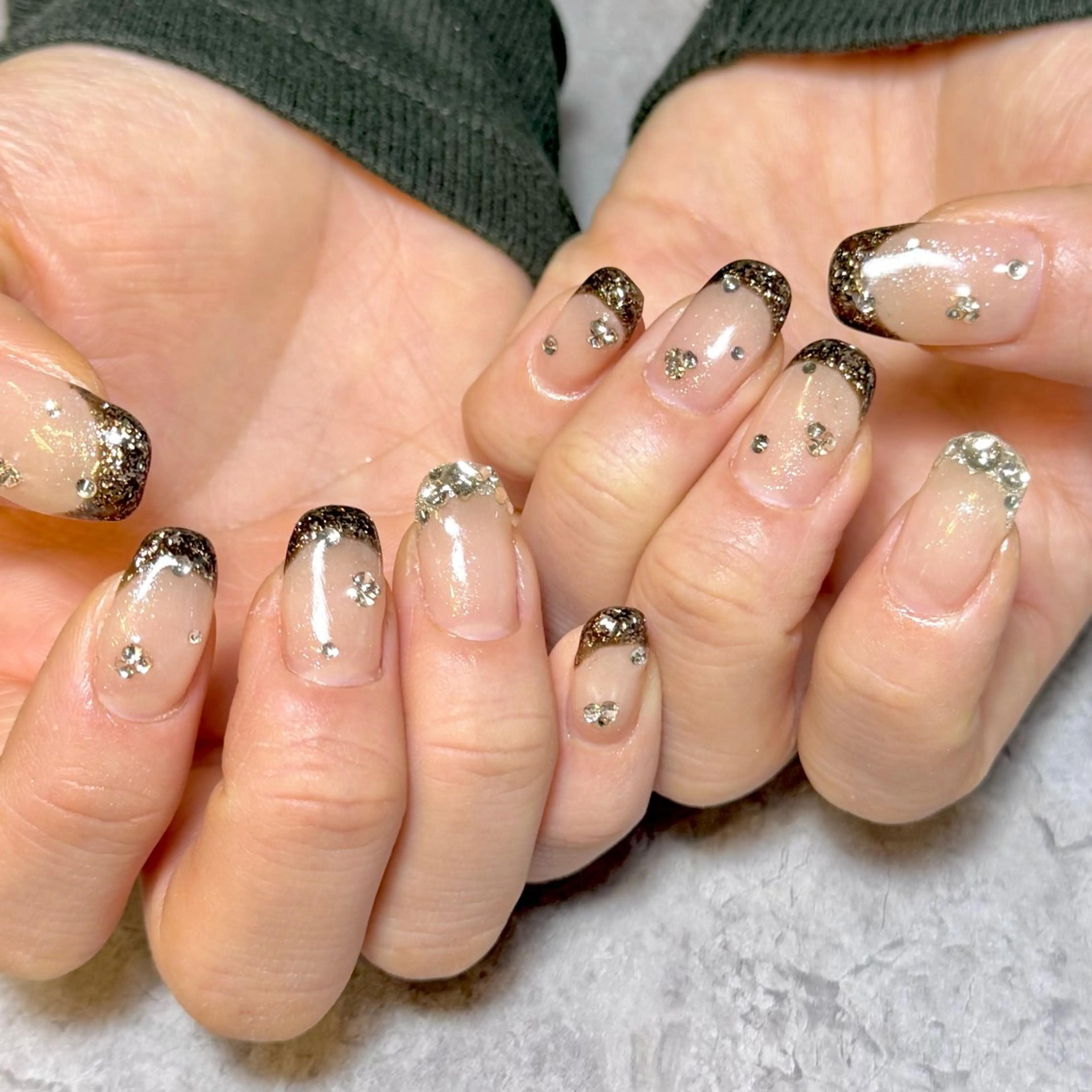 ネイル ブラウン フレンチネイル グラデーション ハート キラキラネイル ハンドネイル Nail Salon Lillion【リリオン】所属・lillion karenのネイルデザイン