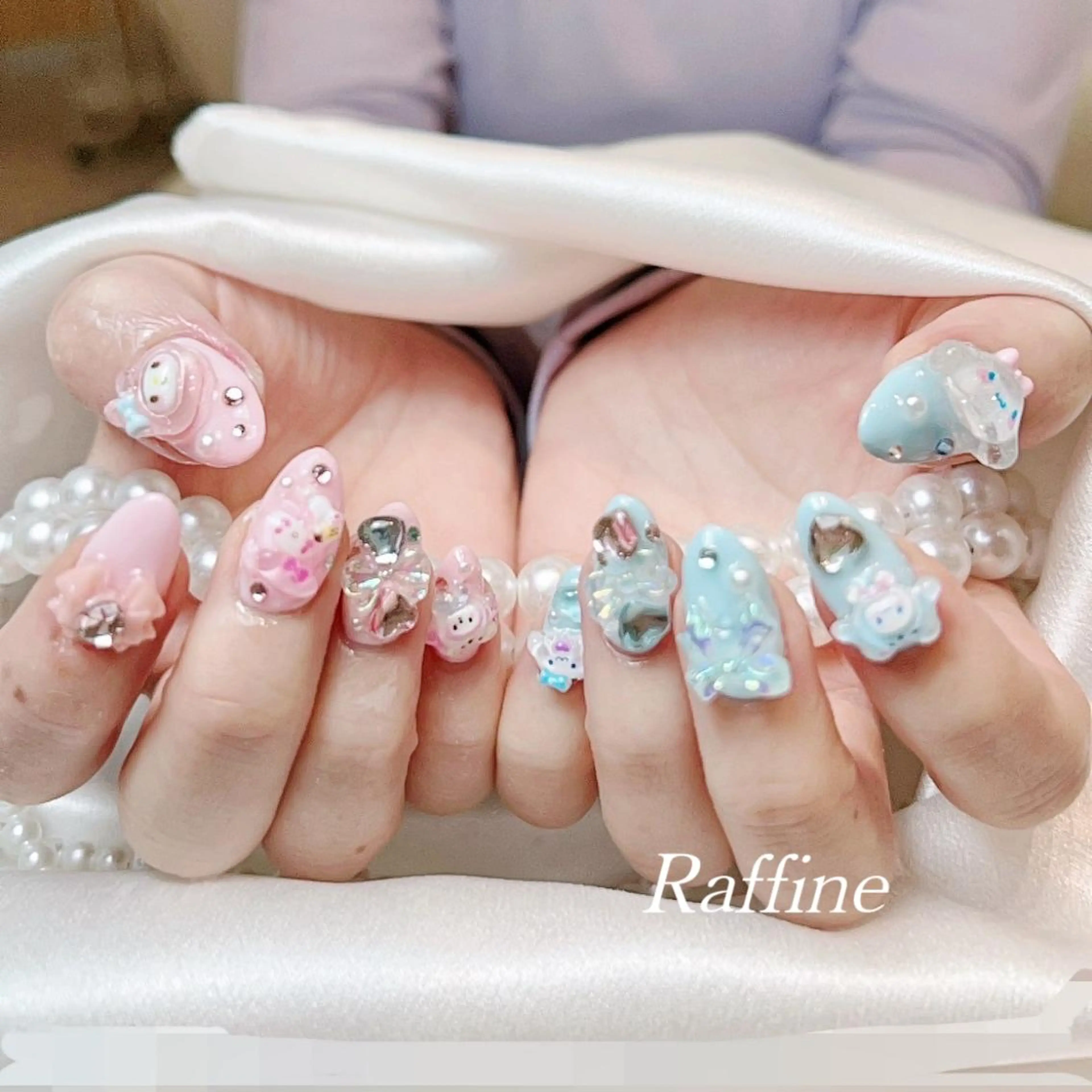 ネイル RAFFINE haru🦋🩵のネイルデザイン