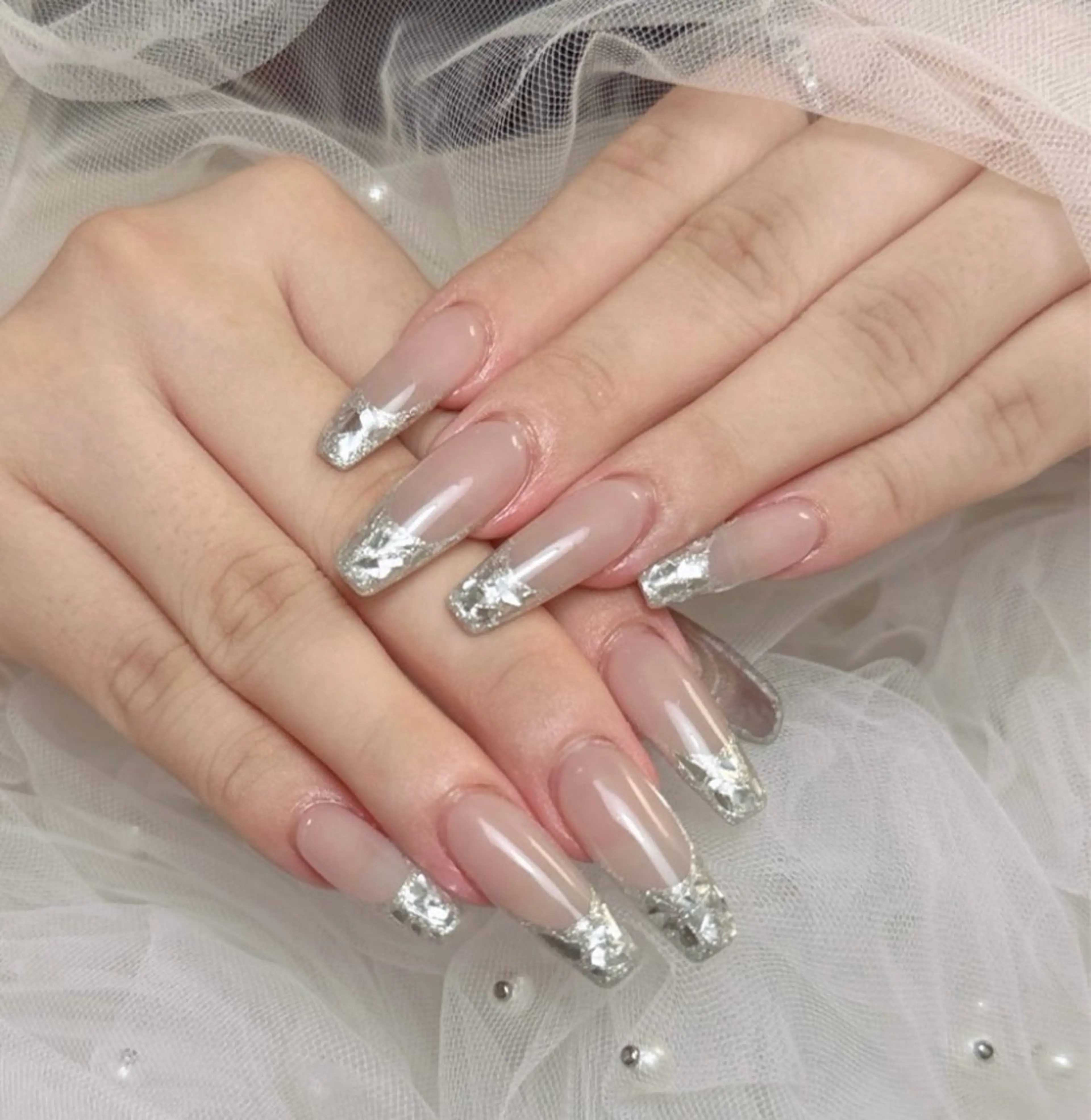 ネイル 長さ出しMORNAIL所属・長出し専門 パーツのネイルデザイン