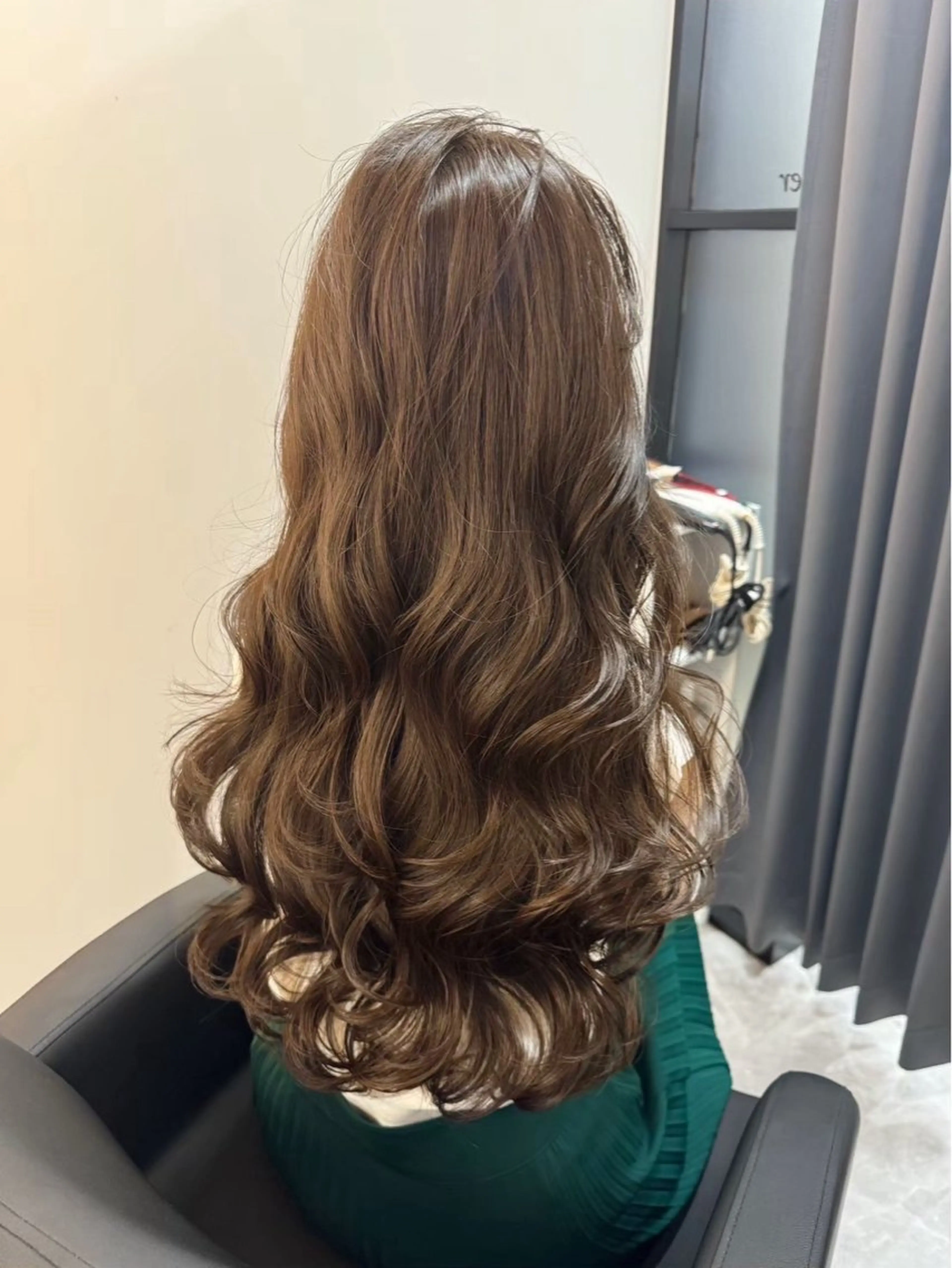 ロング ARMONY 神宮前所属・コテ巻き風パーマ 🦋そま🦋のヘアスタイル