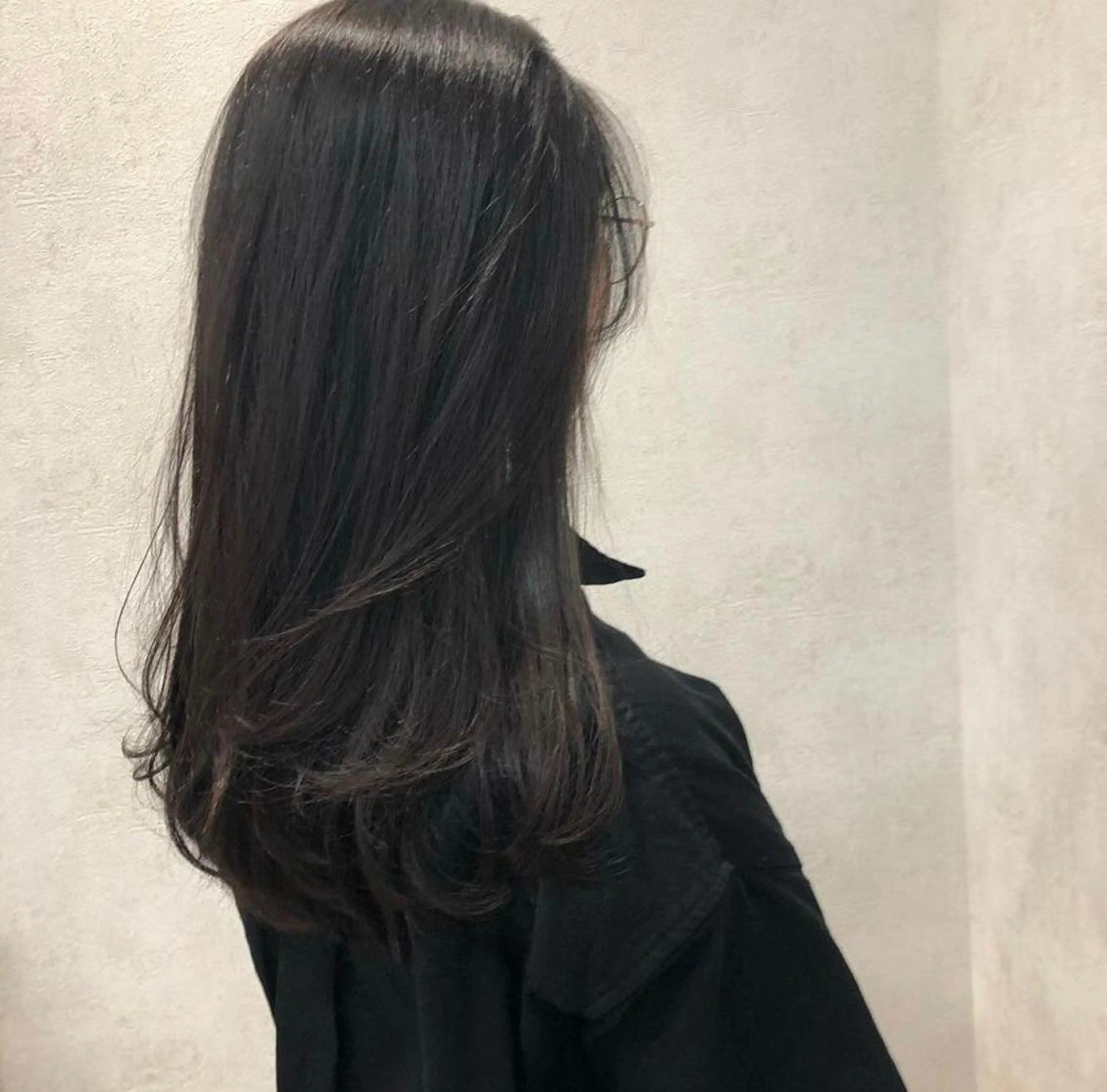 ロング メンズバレイヤージュ 斉藤春のヘアスタイル