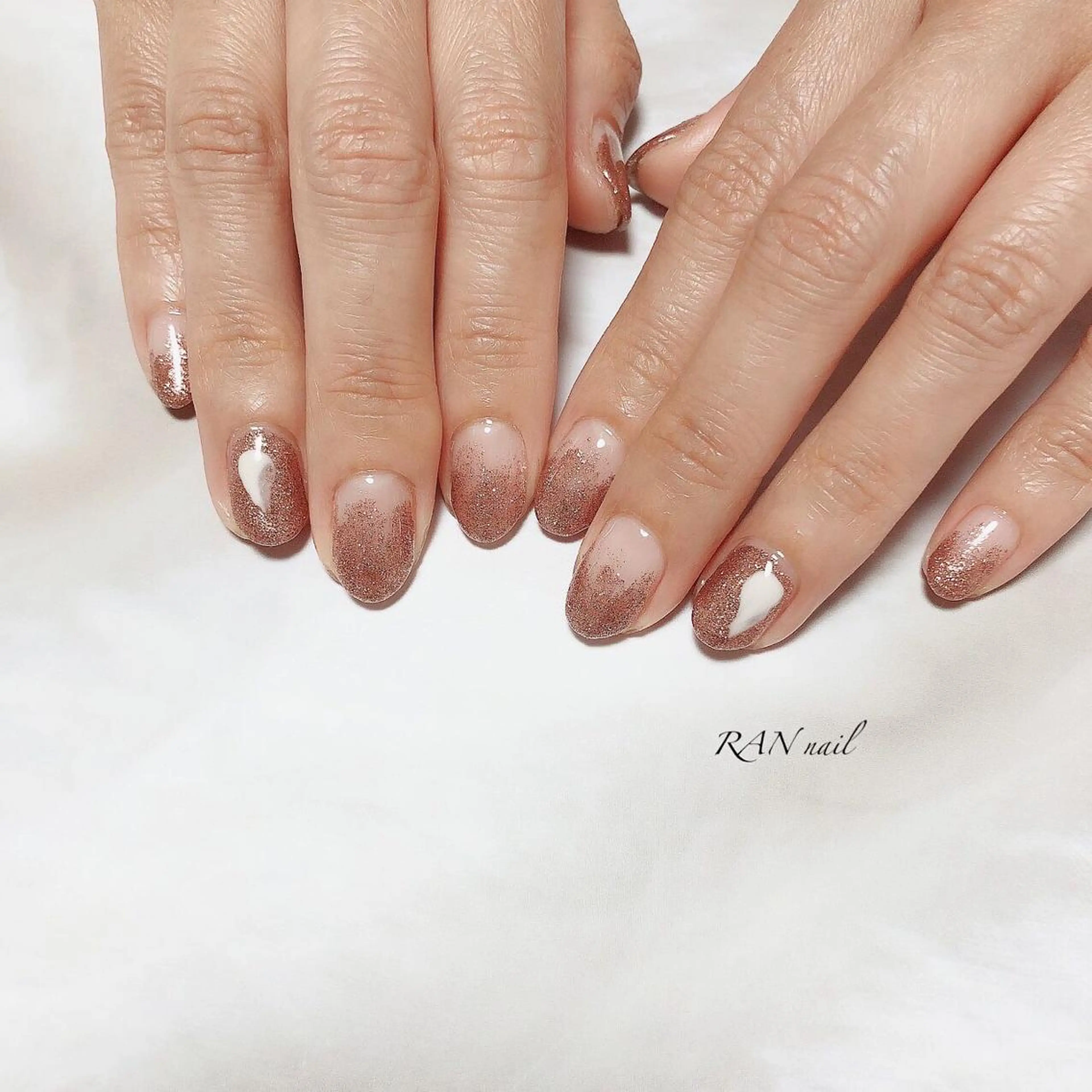 ネイル ジェルネイル ラメ(グリッター) オフィスネイル 夏ネイル ブライダルネイル RAN nail 〜ランネイル〜所属・RAN nailのネイルデザイン