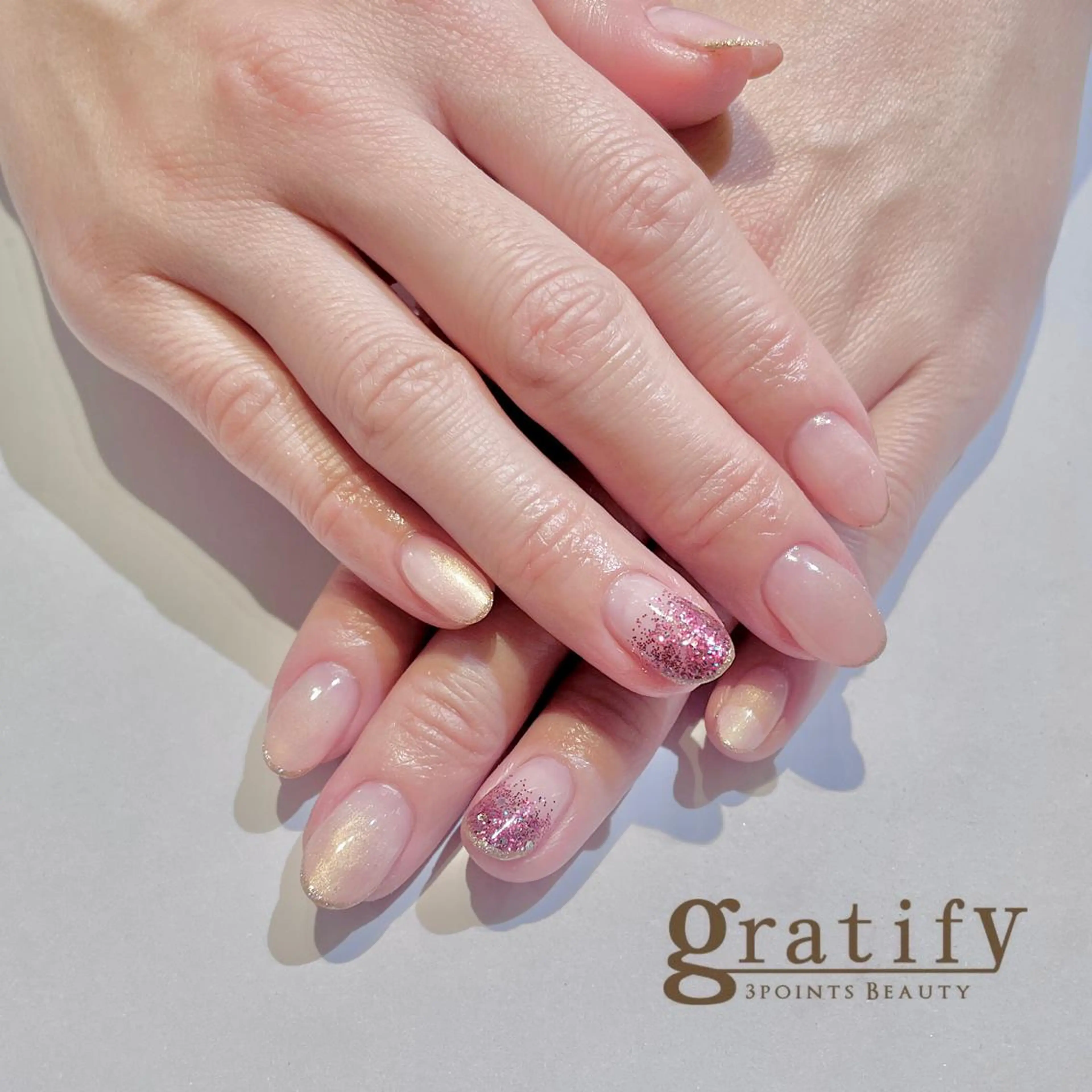 ネイル グラデーション ラメ(グリッター) 山田 怜奈のネイルデザイン