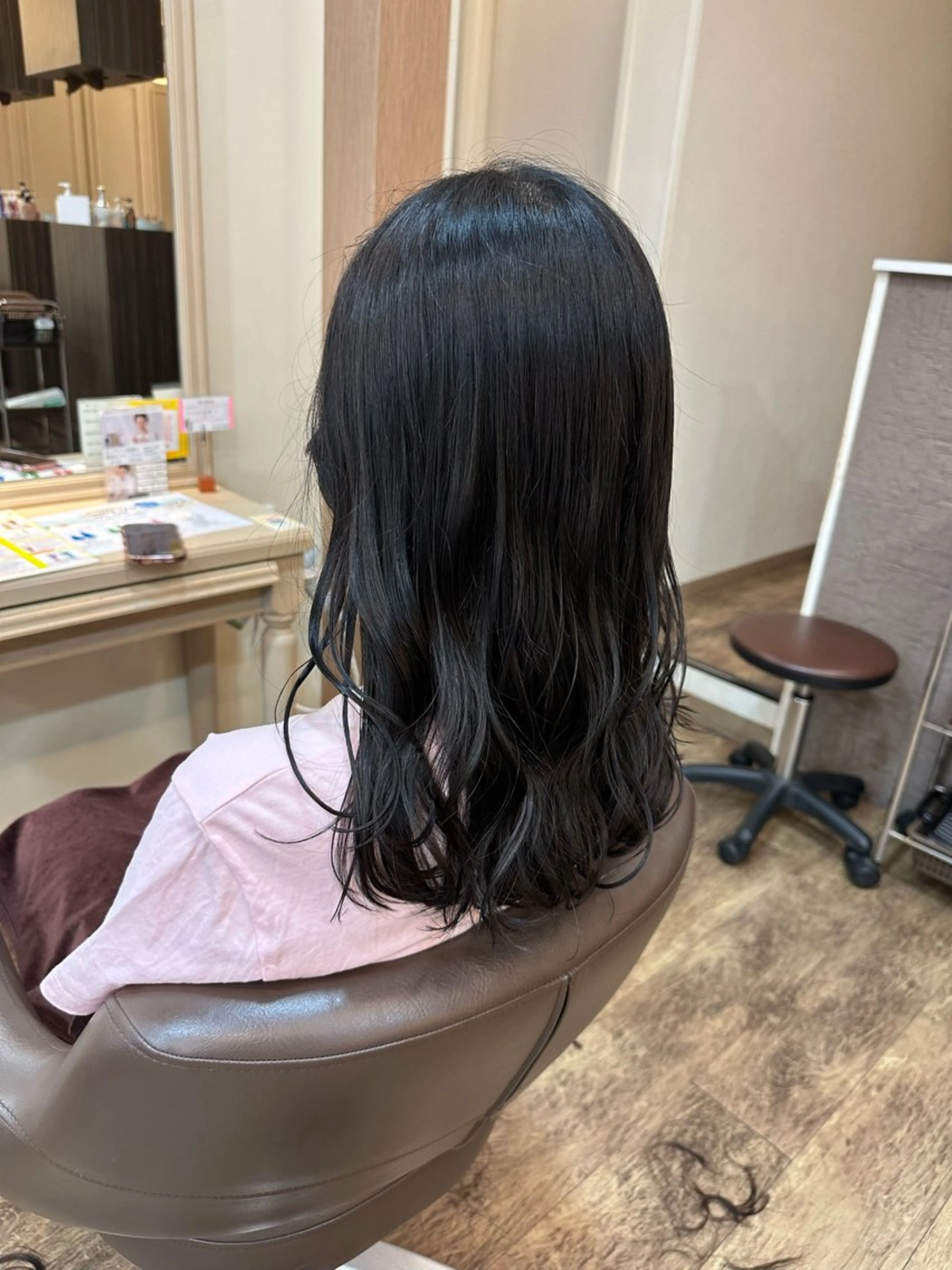 セミロング カット 杉田 花乃のヘアスタイル