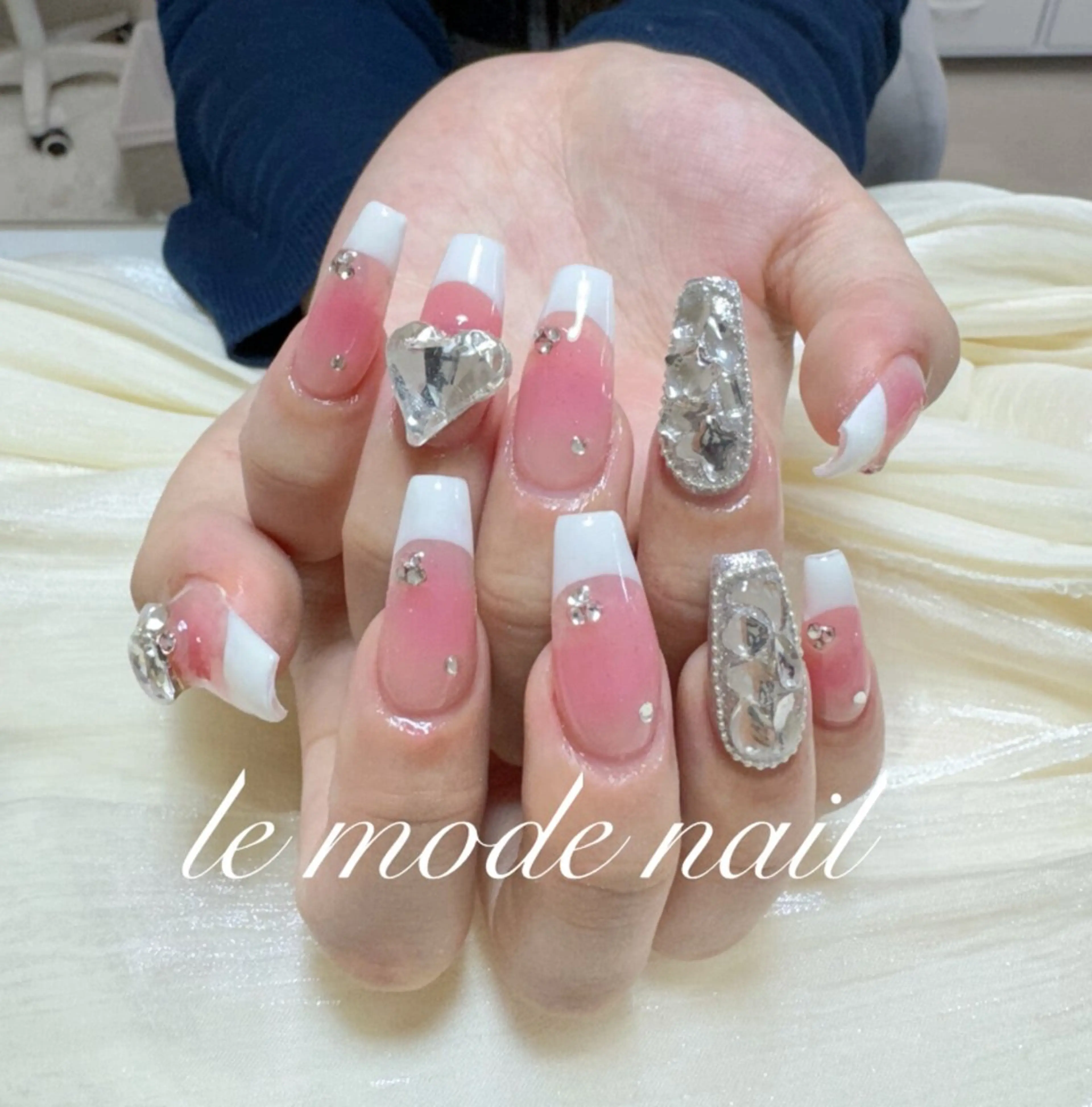 ネイル ハンドネイル 💗キラネイル💗 モチ最高のネイルデザイン