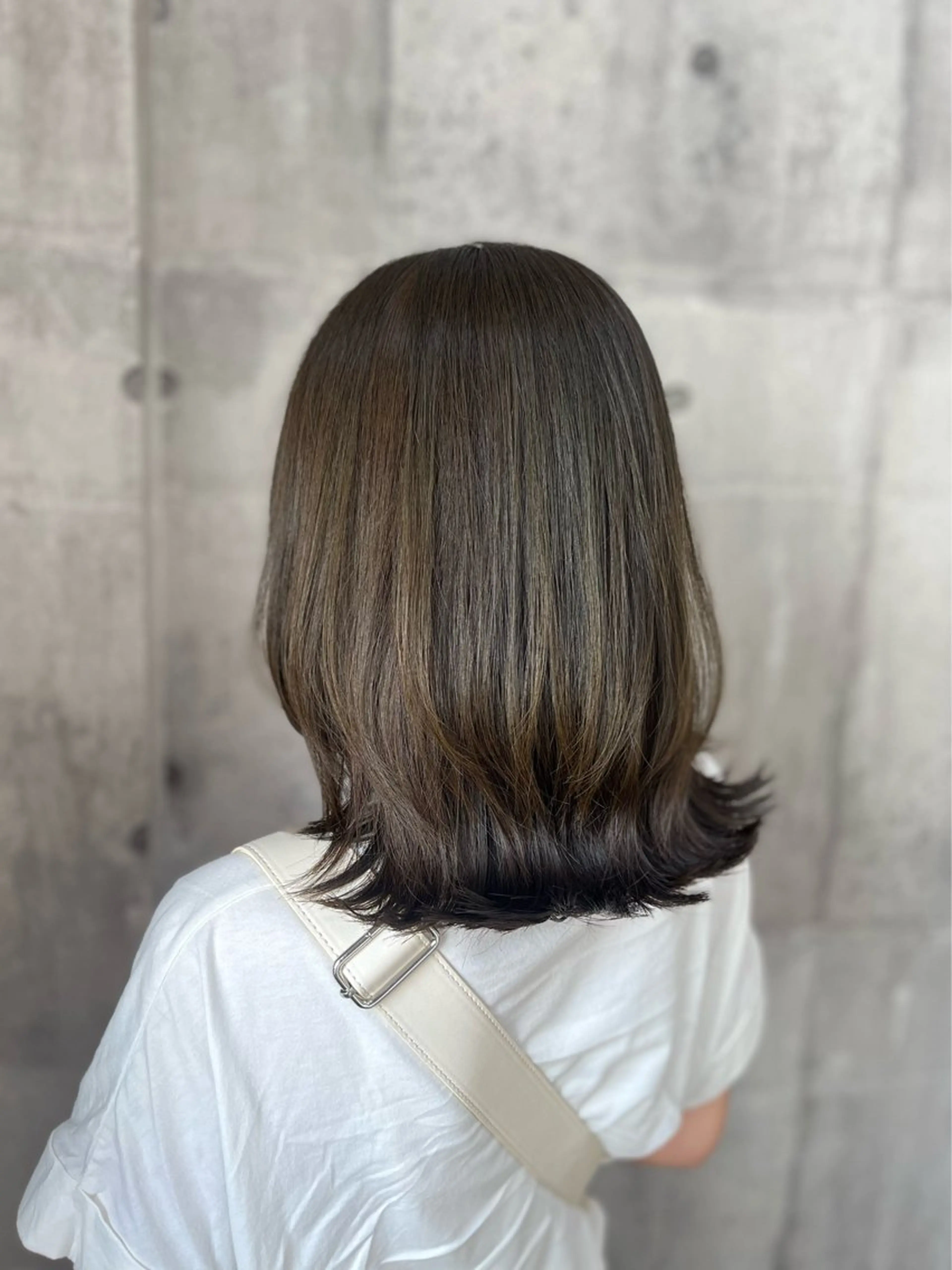 ミディアム カラー 艶髪🌈ムラカミ サキのヘアスタイル