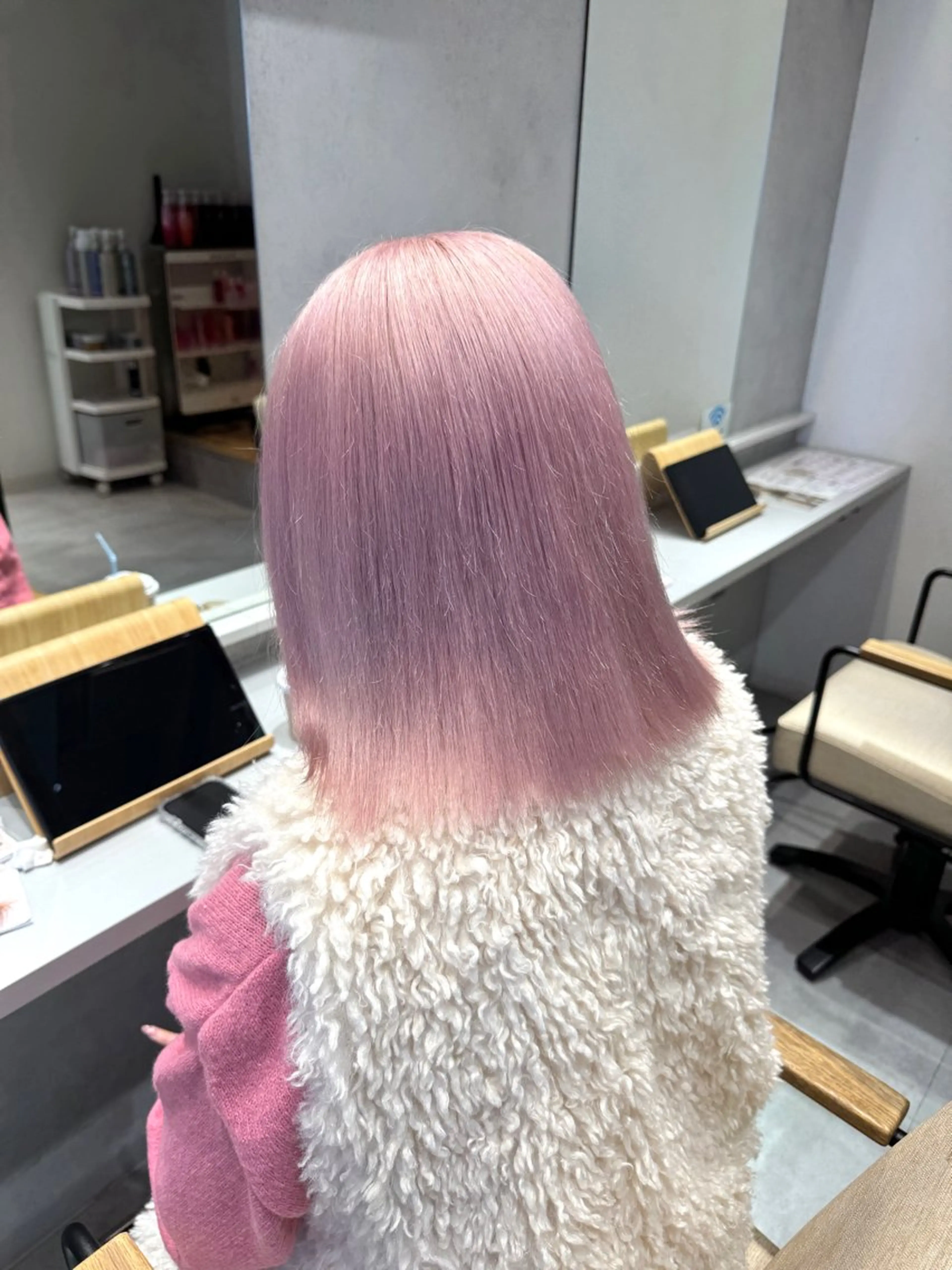 ショート カラー ブリーチ ピンクカラー ヘアカラー トリートメント fuka/梅田/ ミルクティーベージュのヘアスタイル