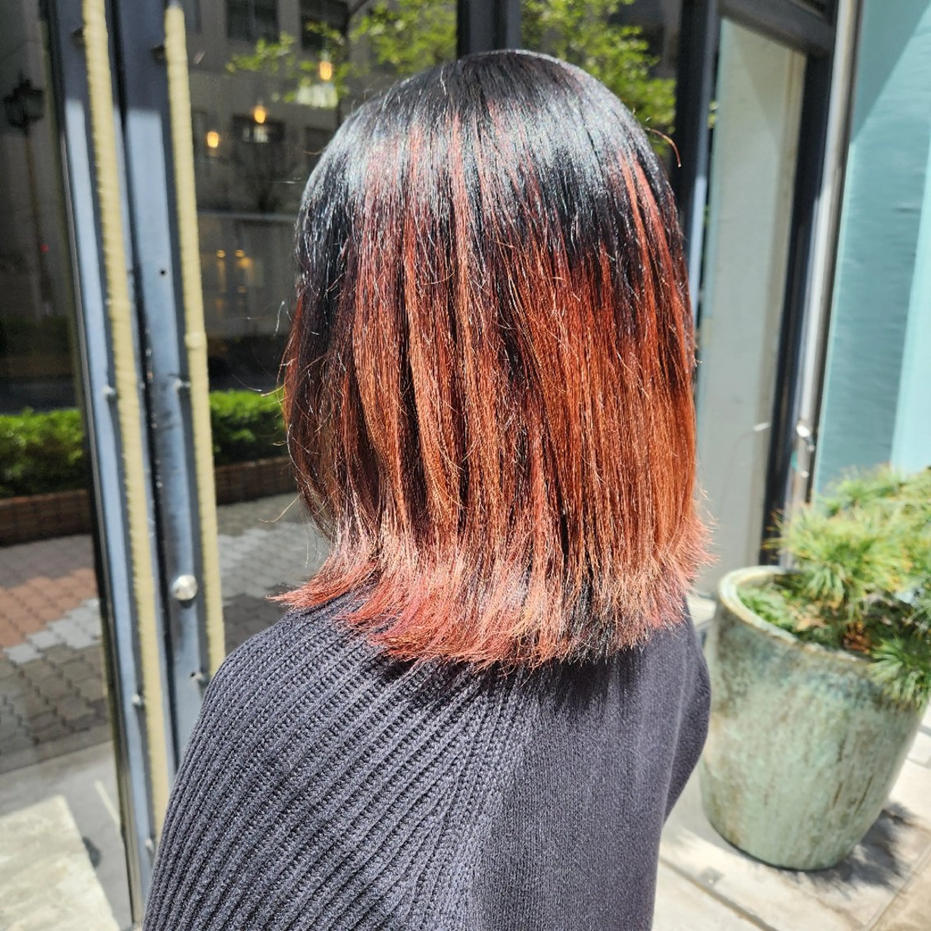 ミディアム カラー グラデーションカラー ハイライトカラー オレンジ オレンジピンク ピンクカラー カット ヘアカラー SAVA keyaki所属・SAVA  ハヤシ マユ ✂のヘアスタイル