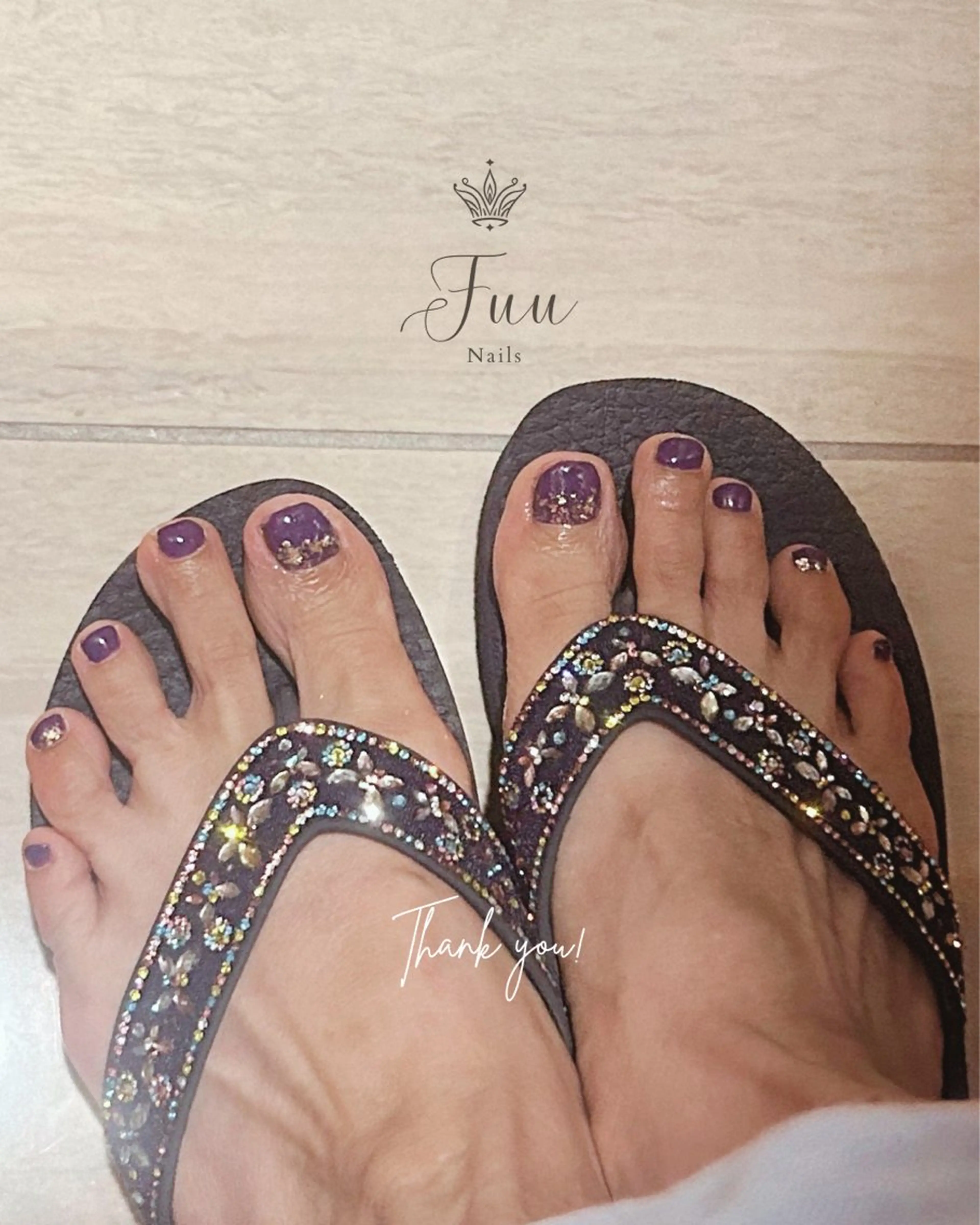 ネイル フットネイル キラキラネイル ワンカラーネイル シンプルネイル フットネイル 犬のいるネイルサロン Fuu nailsのネイルデザイン