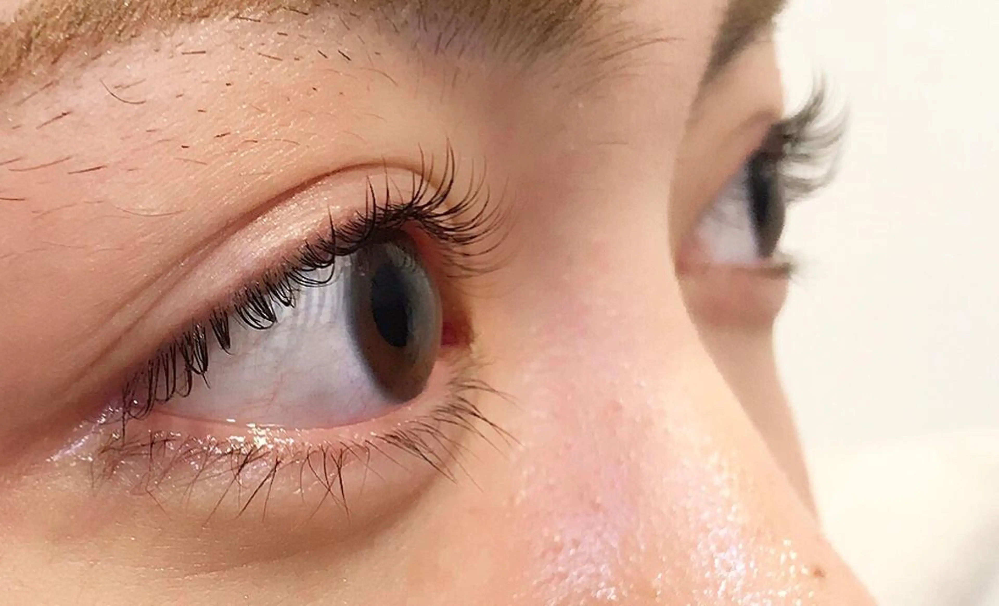 マツエク・マツパ miel大宮店所属・矢部 奈々の眉毛・アイブロウイメージ