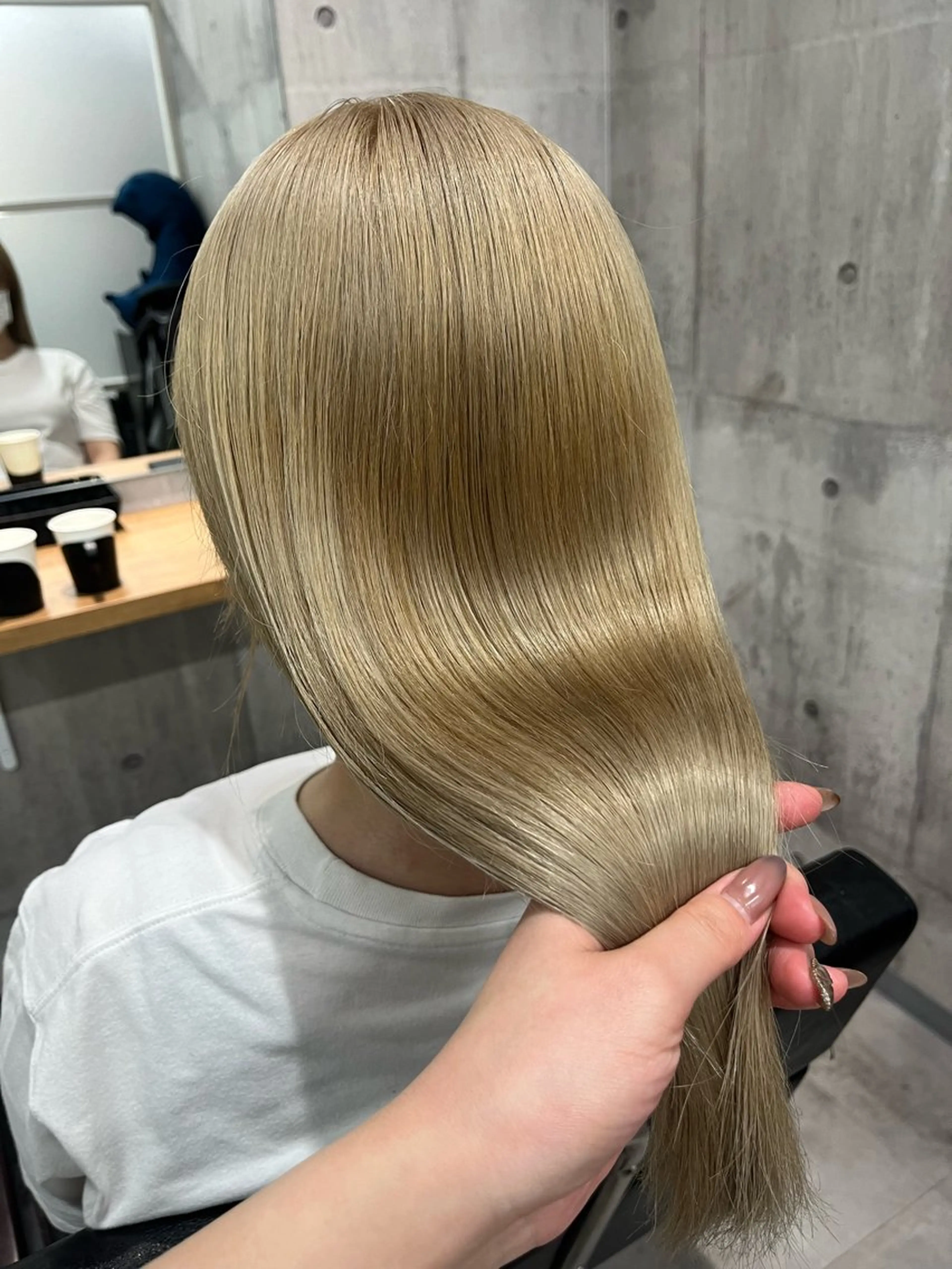 ロング カラー カット ヘアカラー トリートメント ヘアセット newi赤羽 HINATAのヘアスタイル