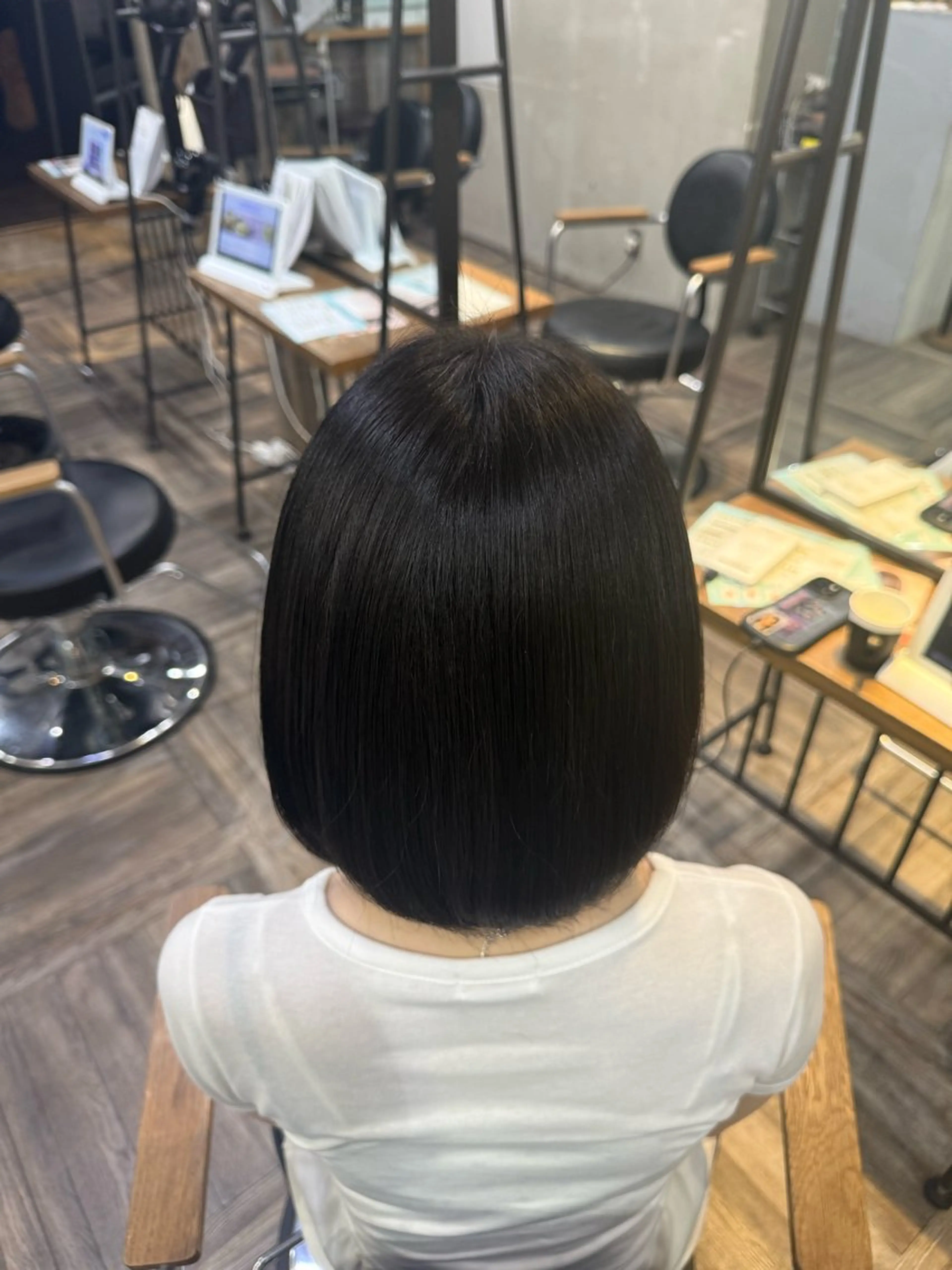 ショート カラー 黒髪 ヘアカラー 上野 日菜莉のヘアスタイル