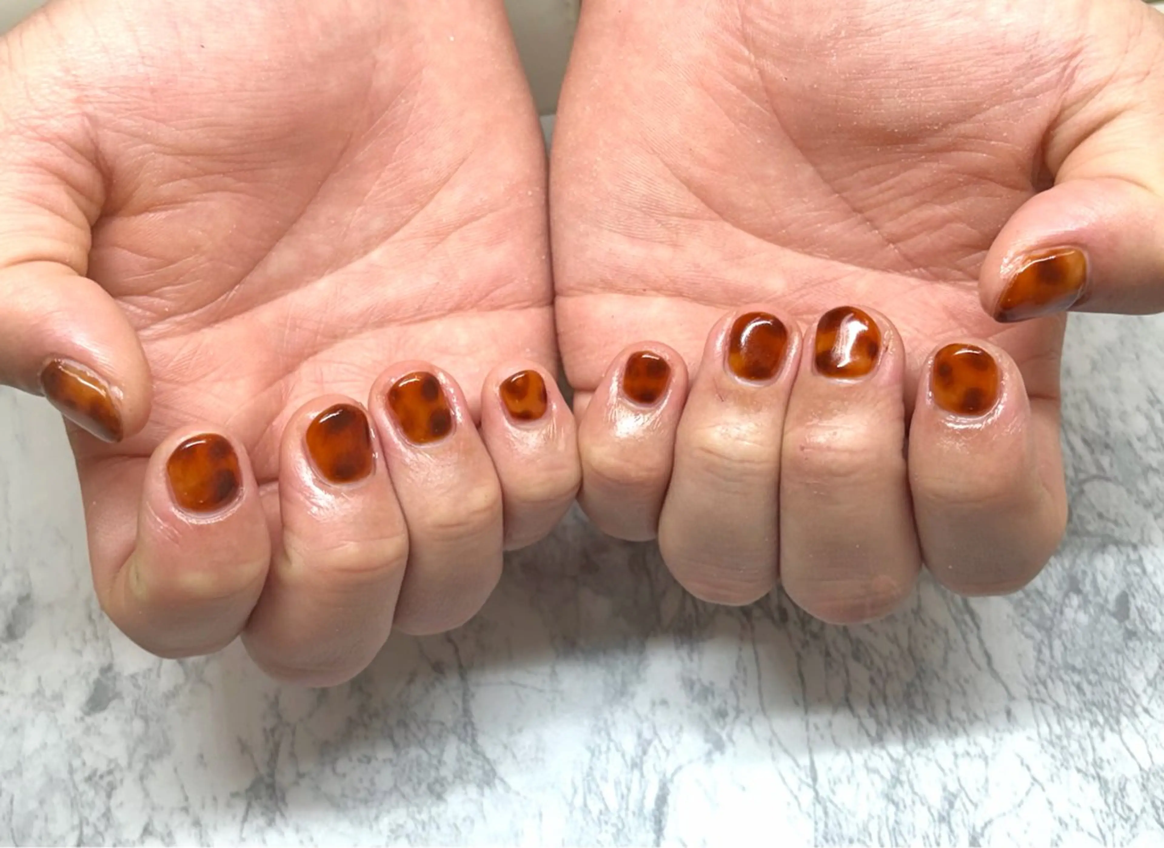 ネイル べっ甲ネイル ハンドネイル iku🌷 by 上福岡らんらんのネイルデザイン