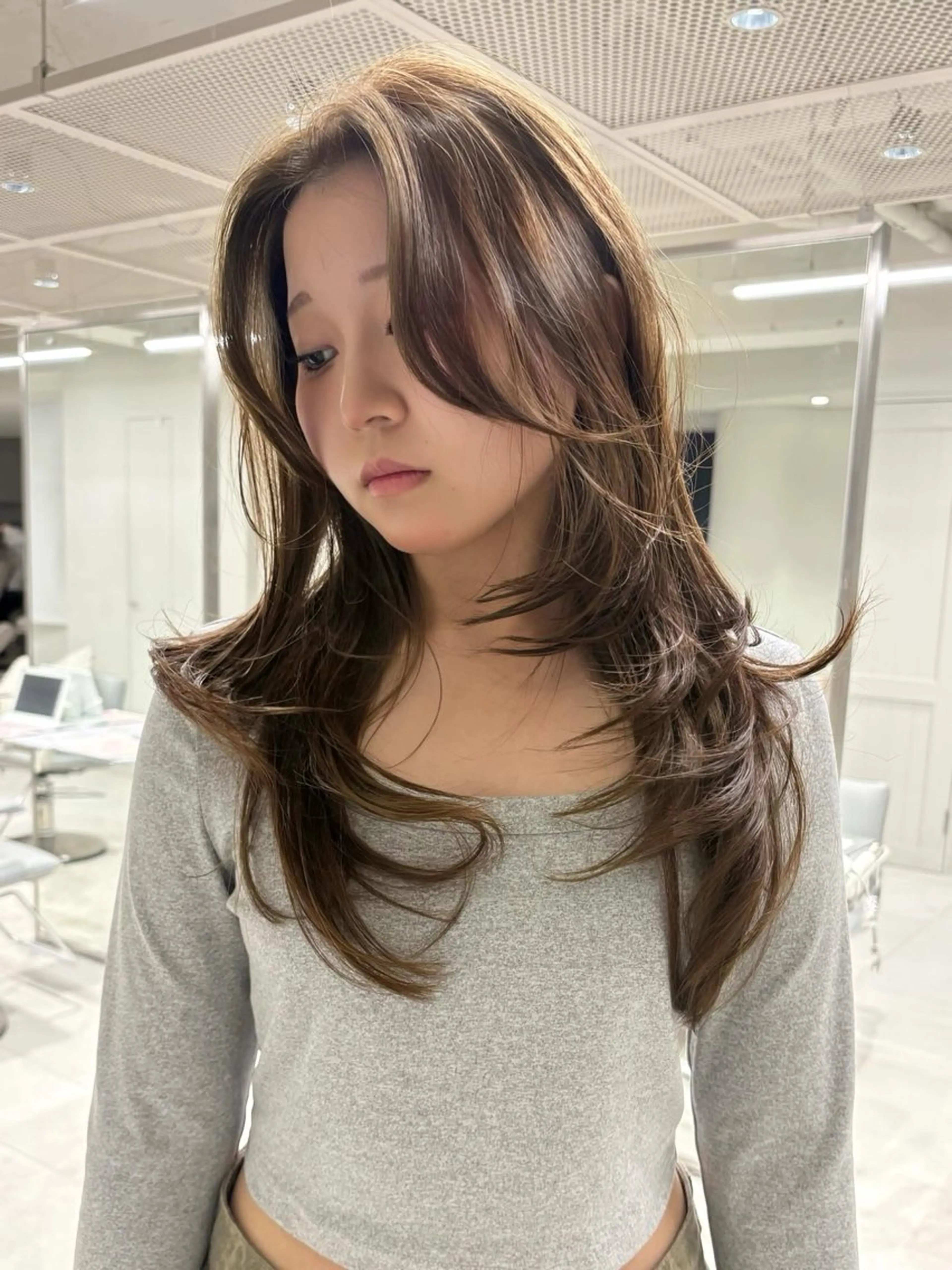 ロング カラー ベージュカラー ヘーゼル レイヤーカット カット ヘアカラー 海外レイヤー /NAGISAのヘアスタイル