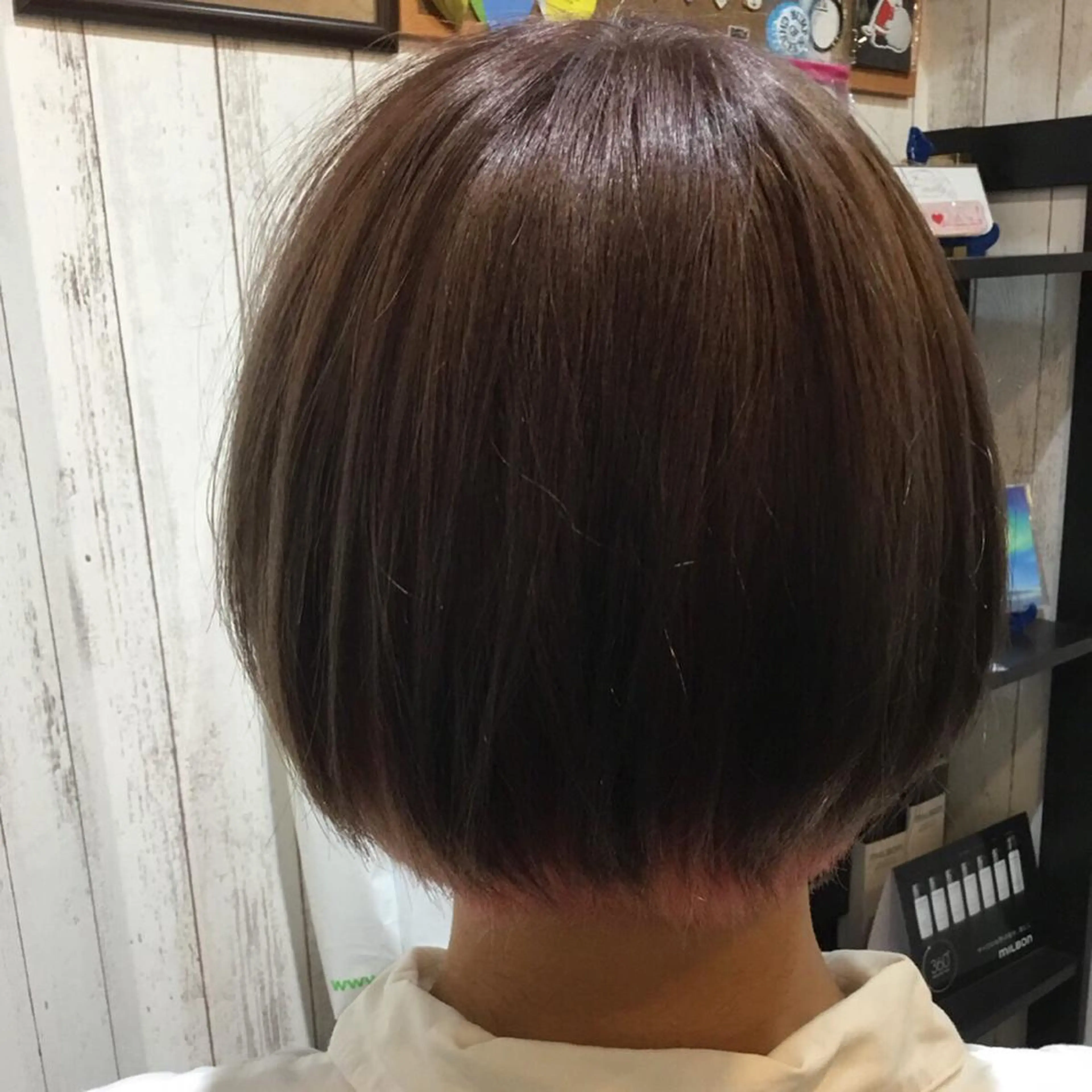 ショート カラー embrace エンブレイスのヘアスタイル