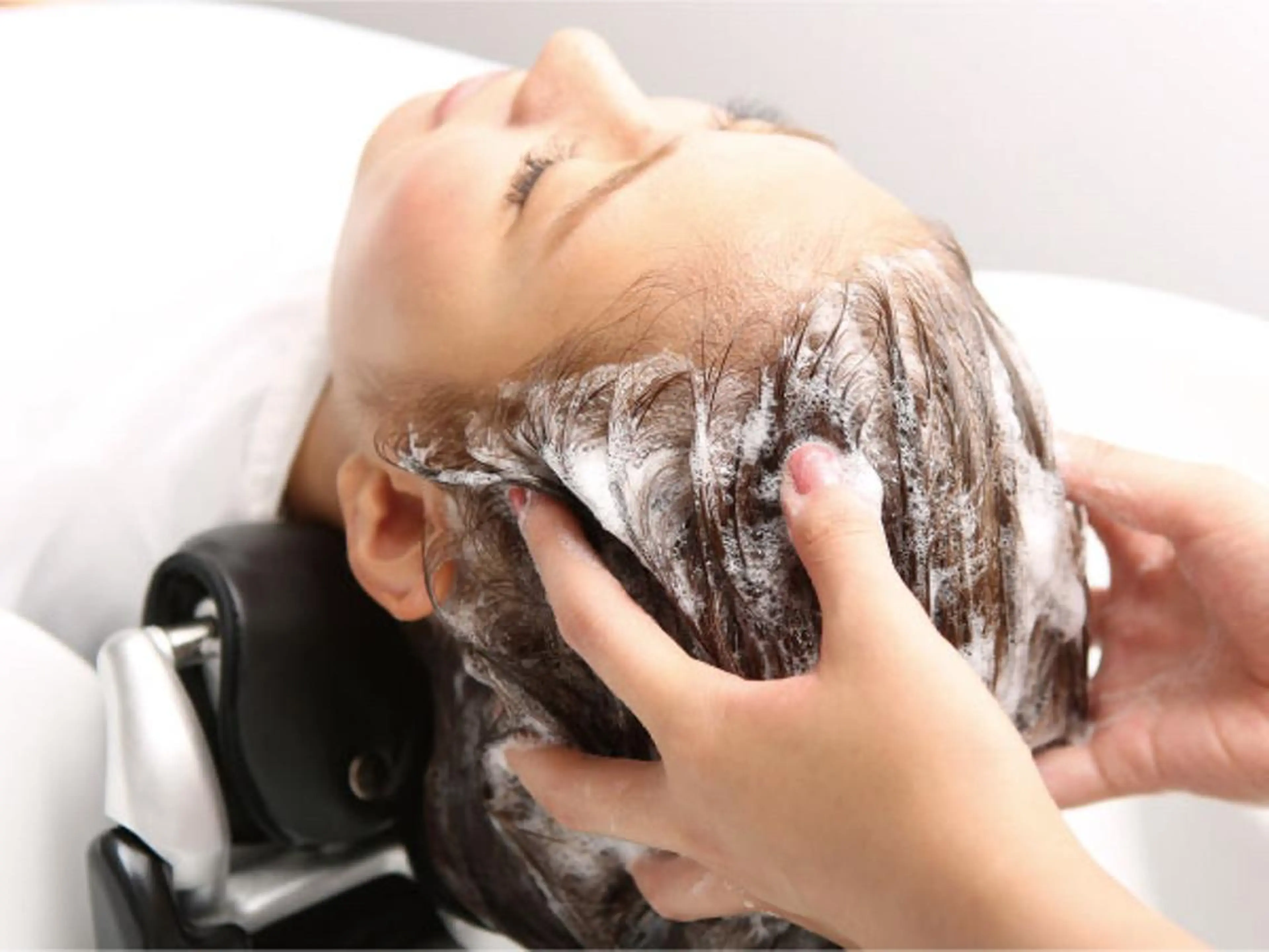 【極上スパ】マイクロスコープで頭皮診断❣️美髪ヘッドスパ💆🏻‍♀️90分プレミアムコース🙌🏻の写真