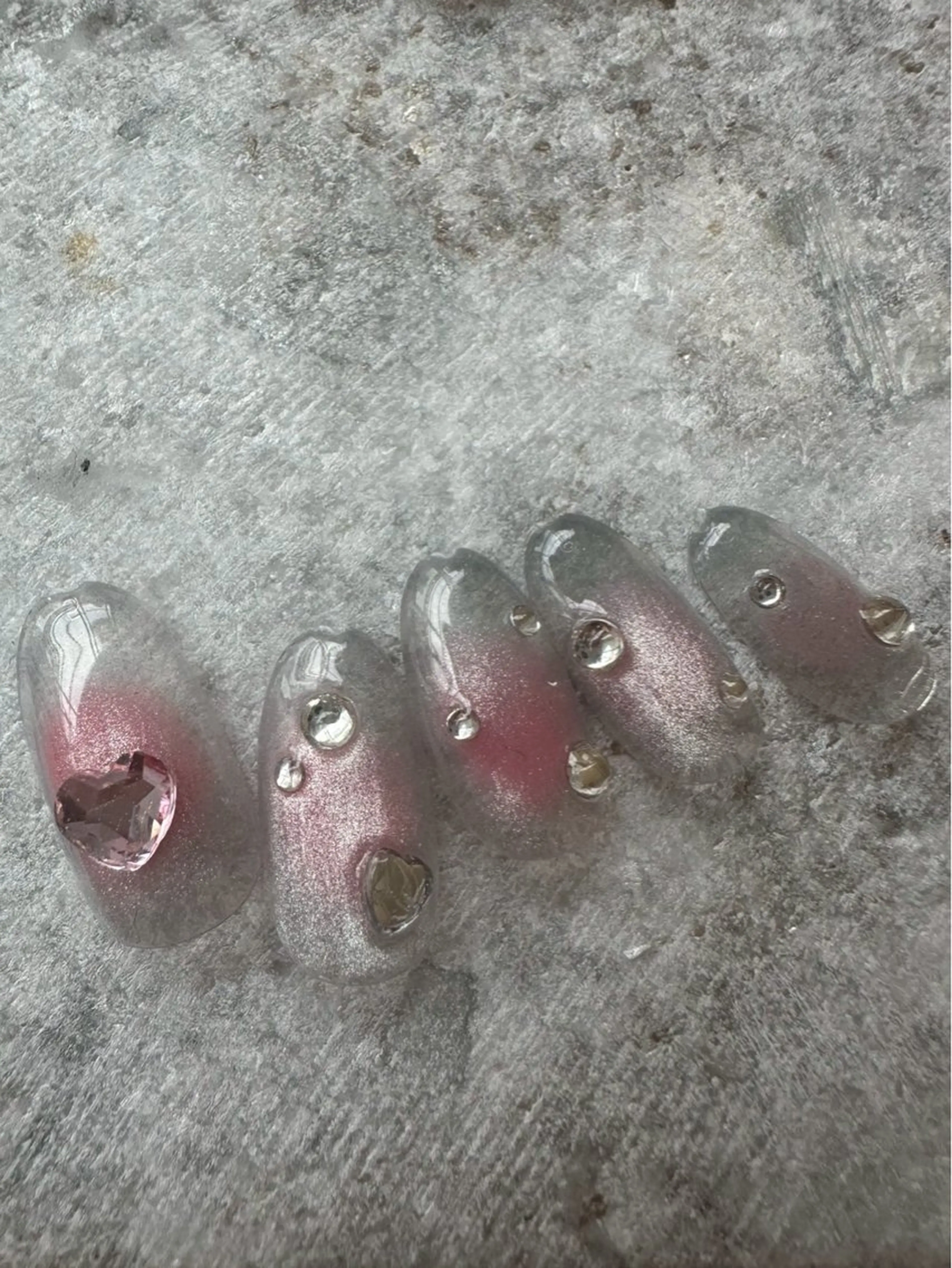 ネイル 黒須莉奈 IRYのネイルデザイン