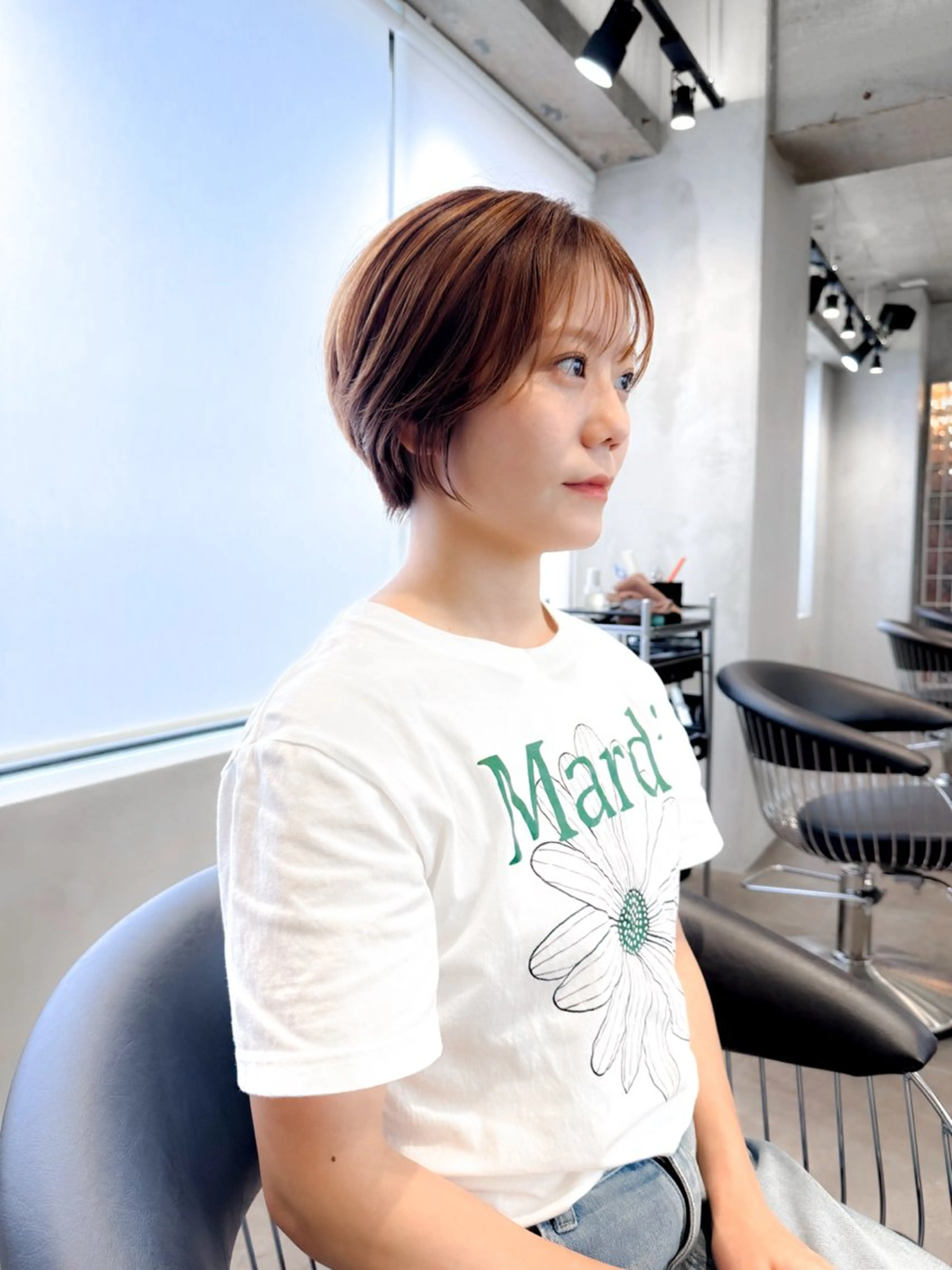 ショート カラー アッシュ ブリーチ ダークアッシュ ブリーチなしカラー ボブ カット ヘアカラー トリートメント ヘアセット 360°キレイな ショートカットのヘアスタイル