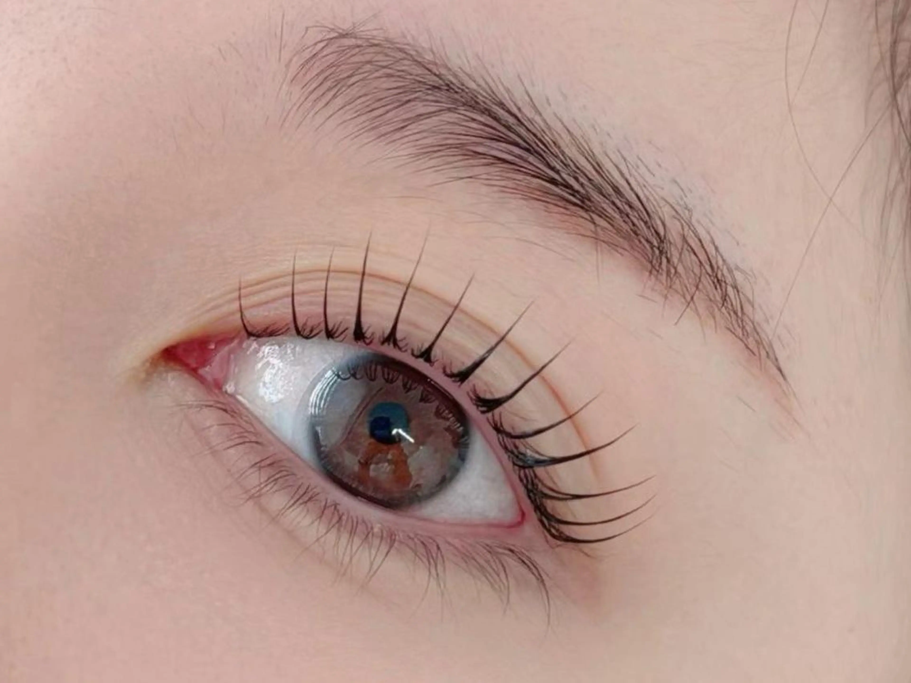 マツエク・マツパ 束感まつ毛 カラーマツエク フラットラッシュ パリジェンヌラッシュリフト まつげパーマ マツエク アベ カカのマツエク・マツパデザイン